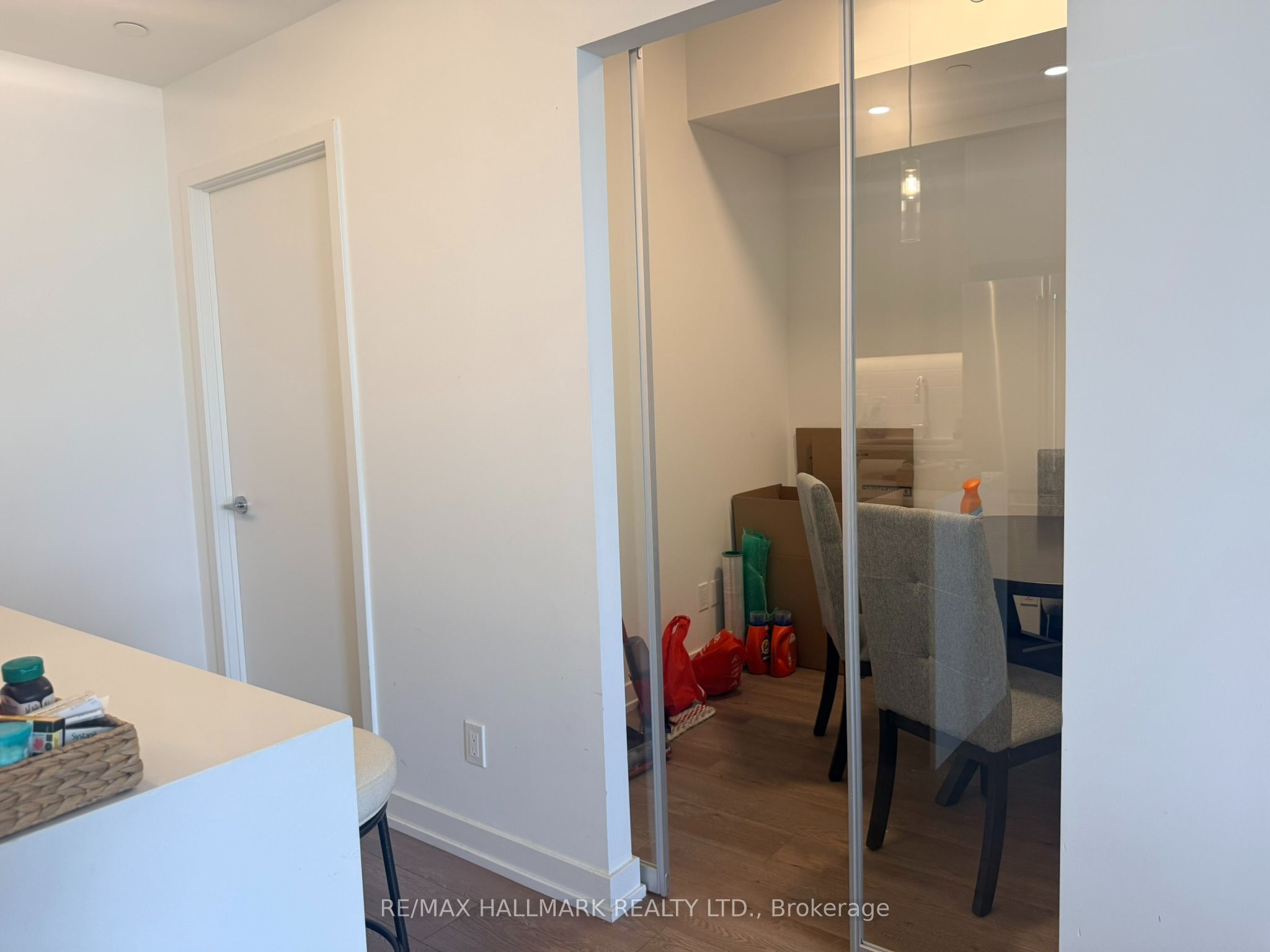 181 Sheppard Avenue E 810 Property Photo 7