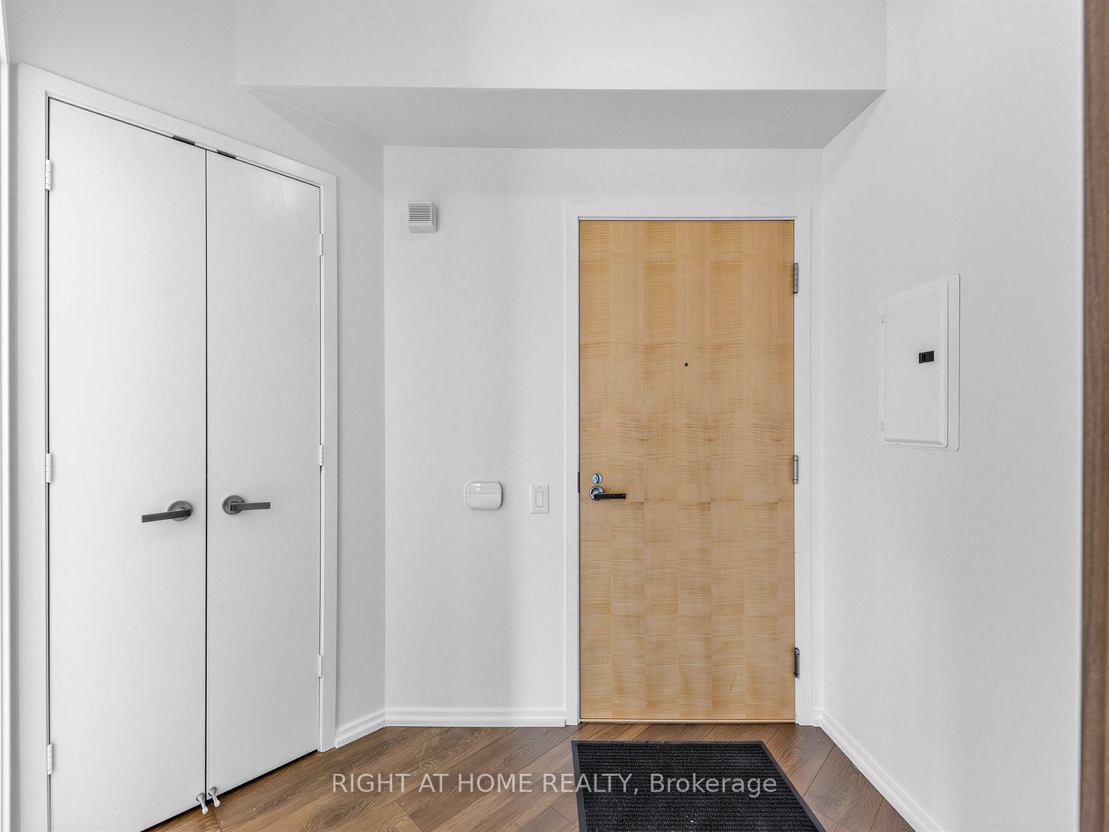45 Charles Street E 2006 Property Photo 9