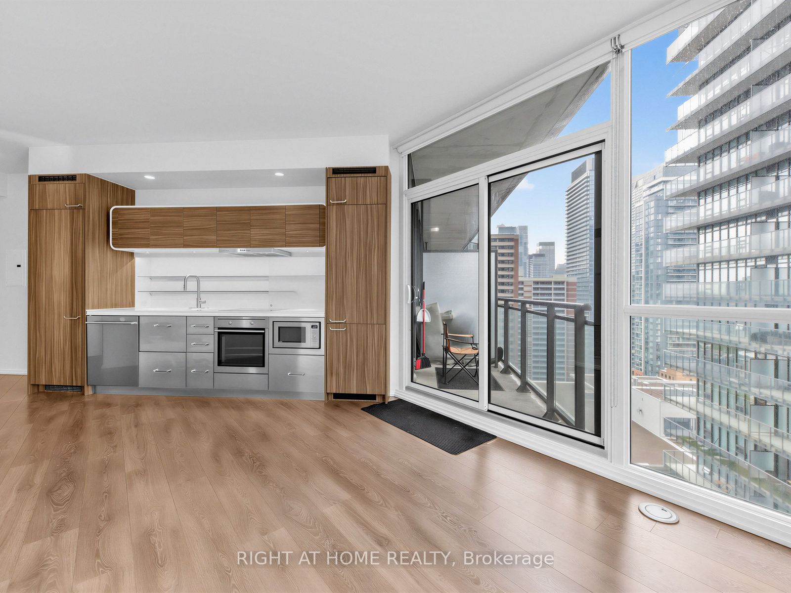45 Charles Street E 2006 Property Photo 15