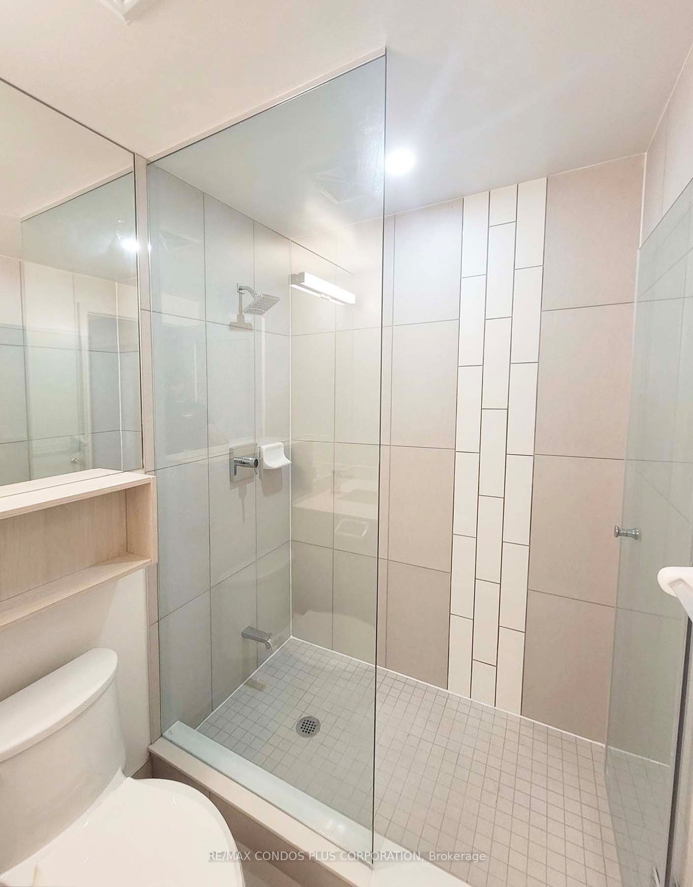 121 Lower Sherbourne Street 946 Property Photo 4