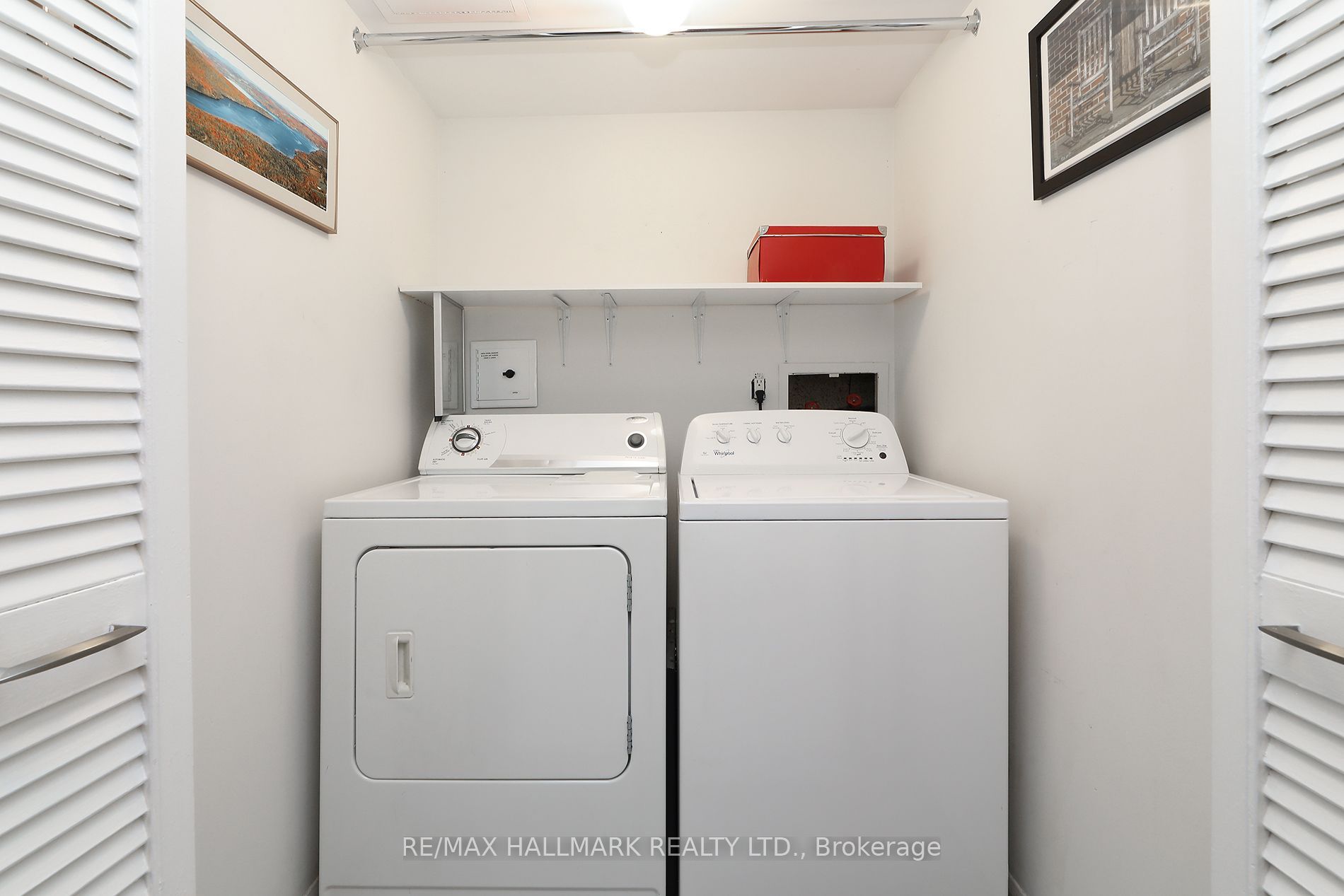 20 Fashion Roseway 415 Property Photo 16