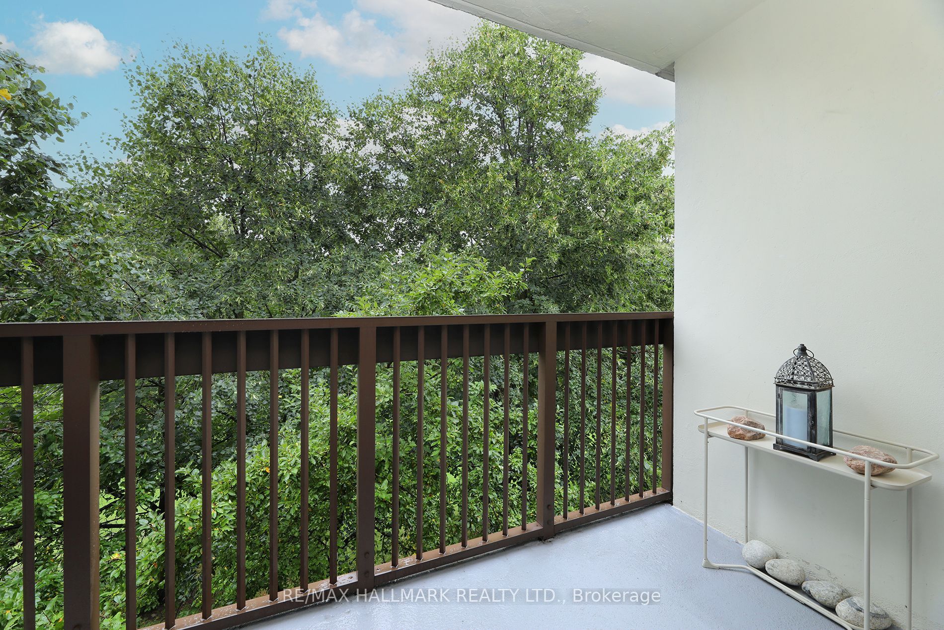 20 Fashion Roseway 415 Property Photo 17