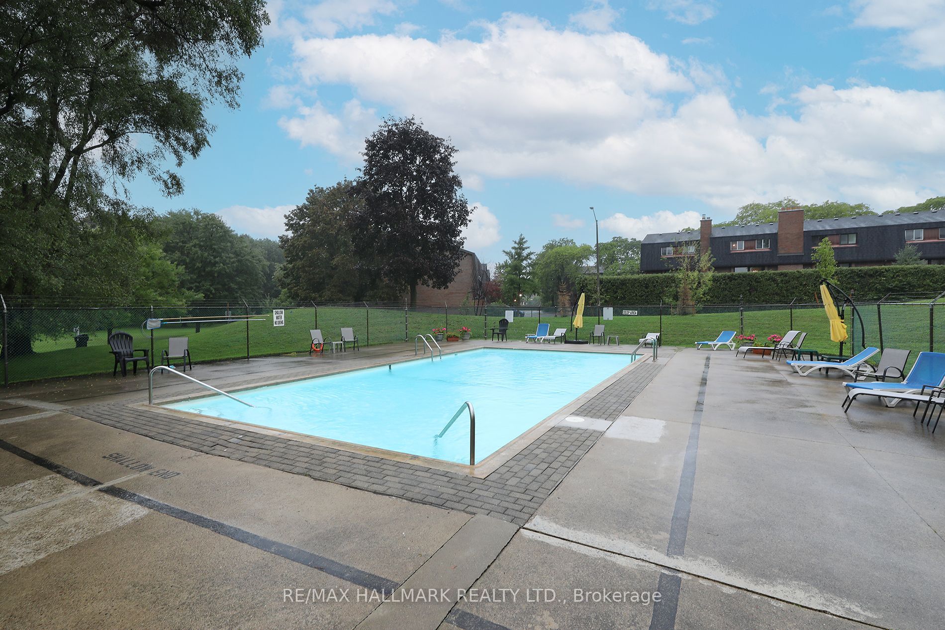 20 Fashion Roseway 415 Property Photo 19