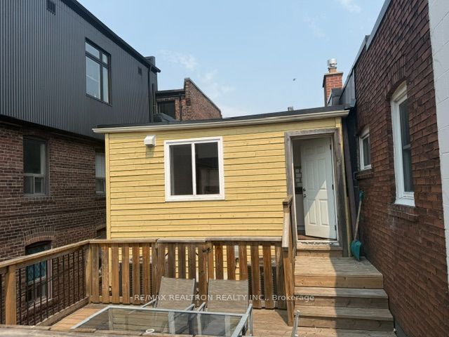 779 St Clair Avenue W Property Photo 8