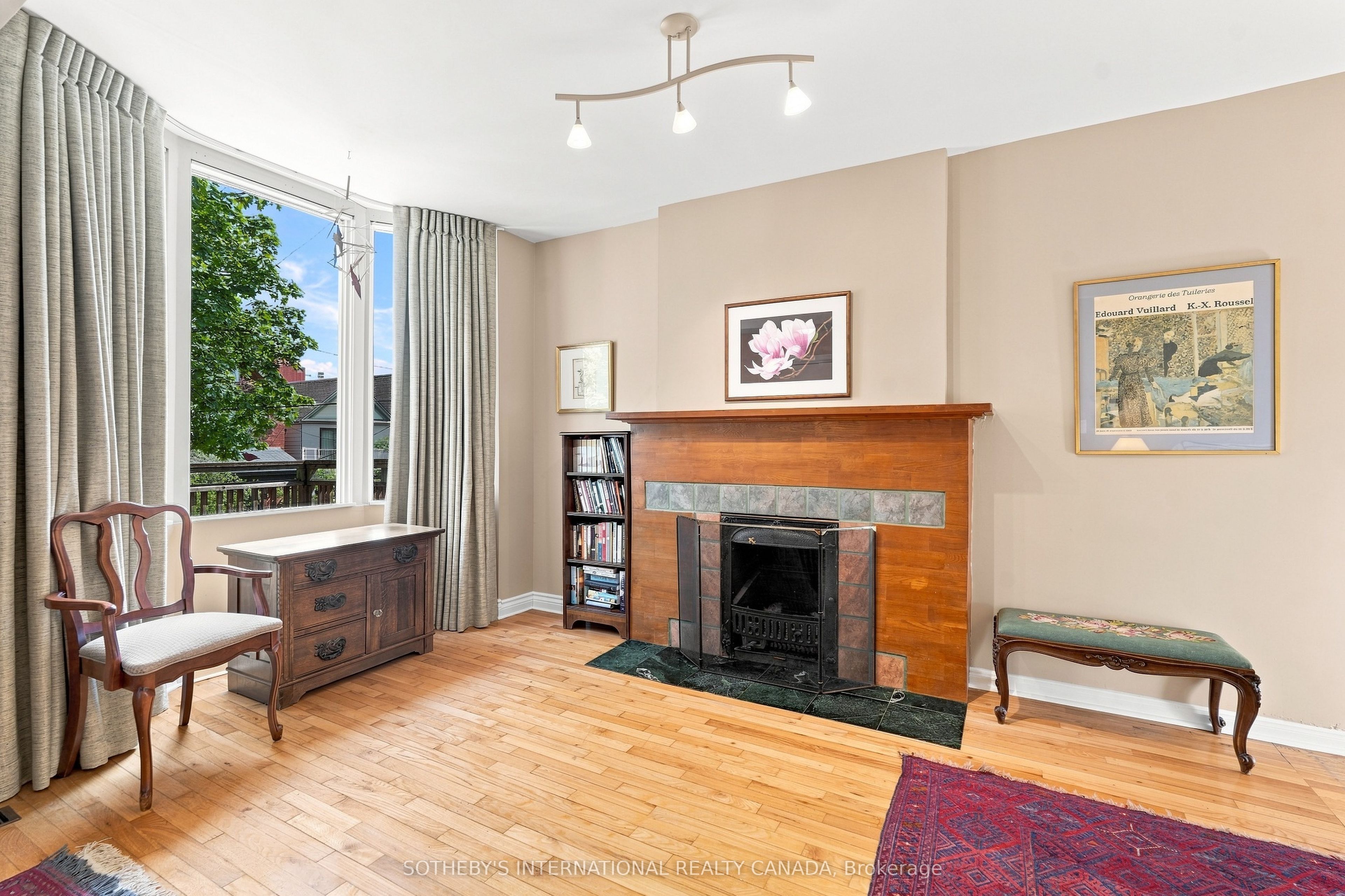 356 Howland Avenue Property Photo 10