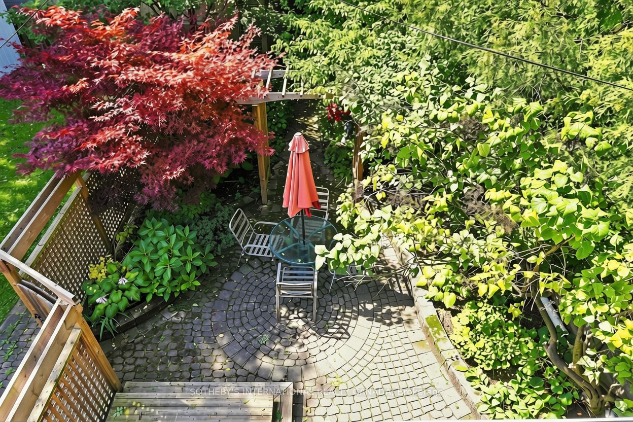 356 Howland Avenue Property Photo 15