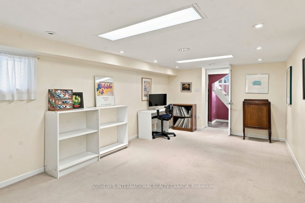 356 Howland Avenue Property Photo 19