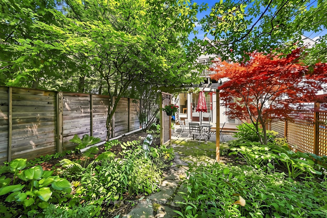 356 Howland Avenue Property Photo 24
