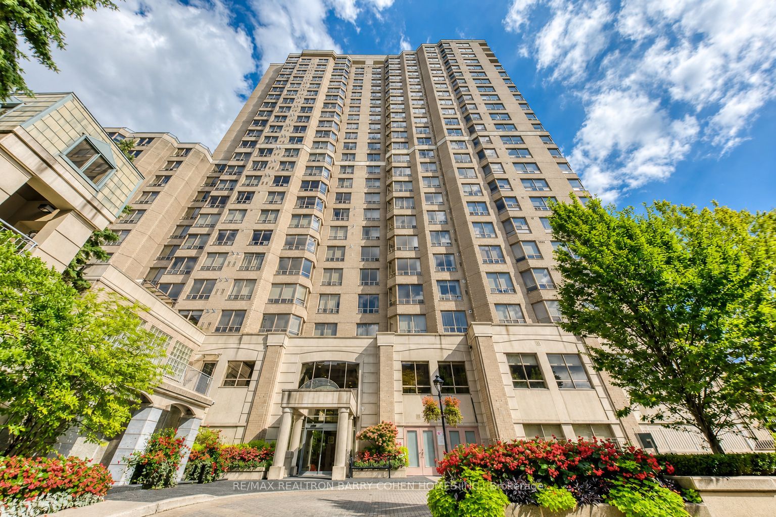 5418 Yonge Street 812 Property Photo 1