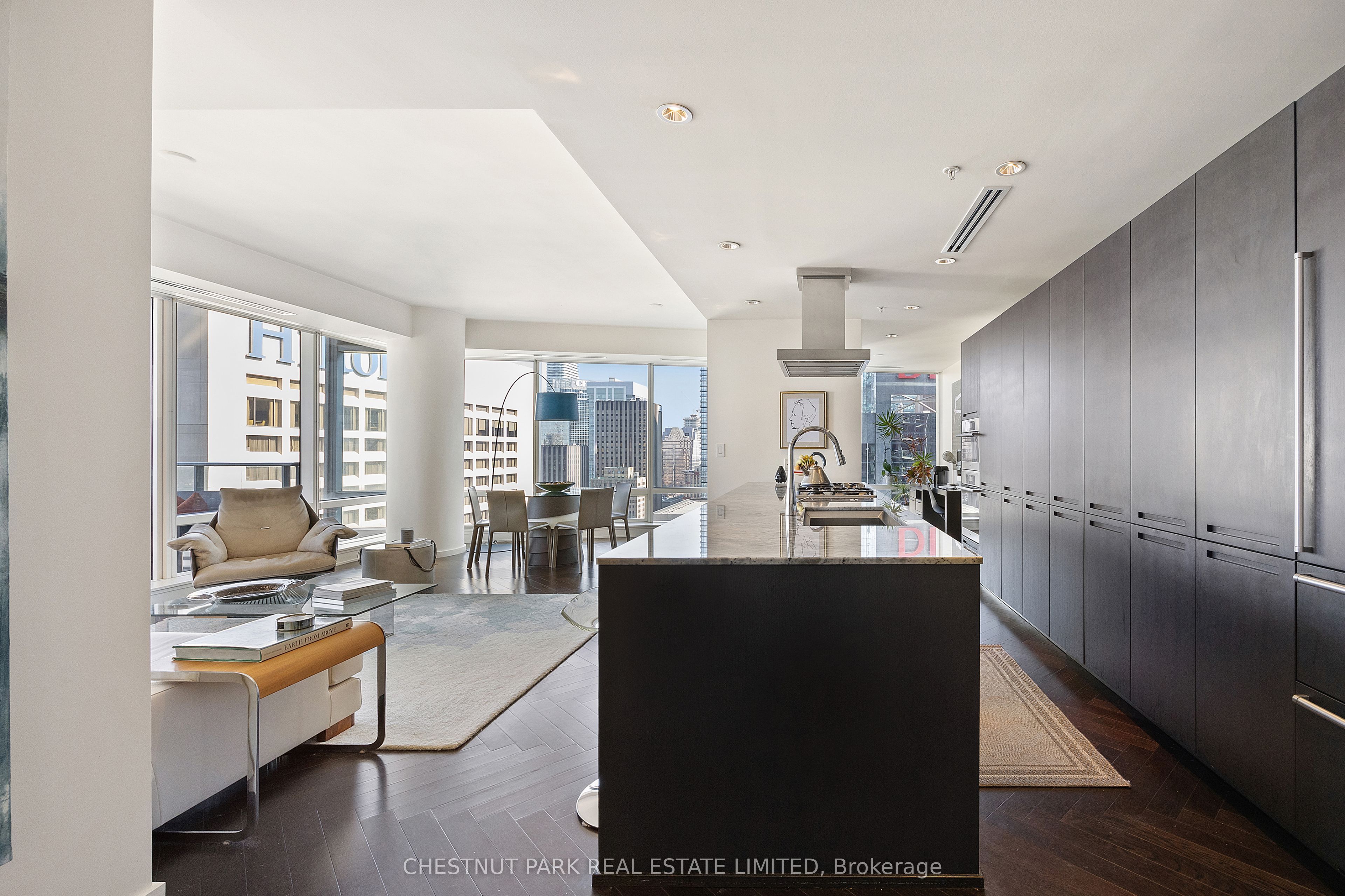 180 University Avenue 3006 Property Photo 7
