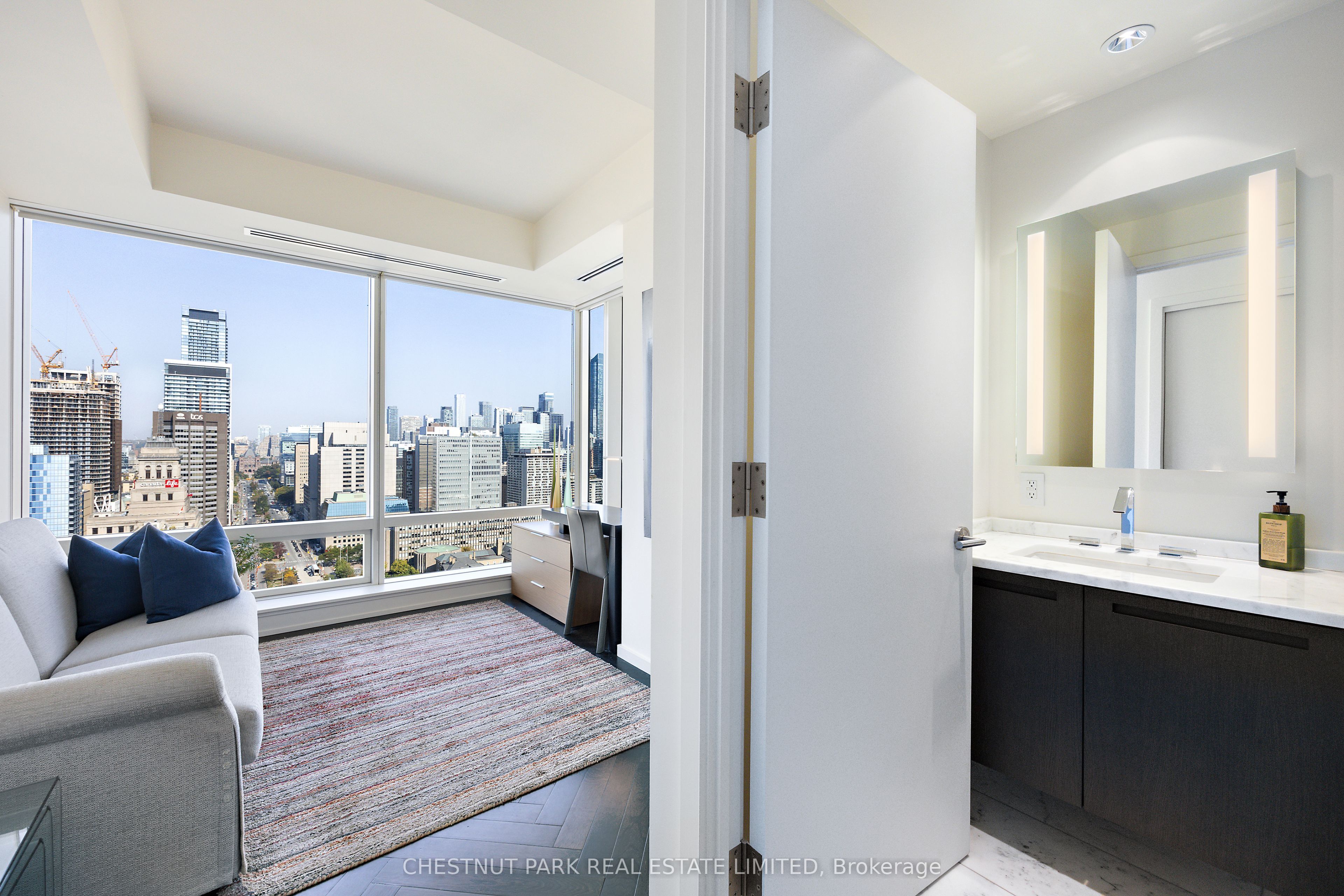 180 University Avenue 3006 Property Photo 13
