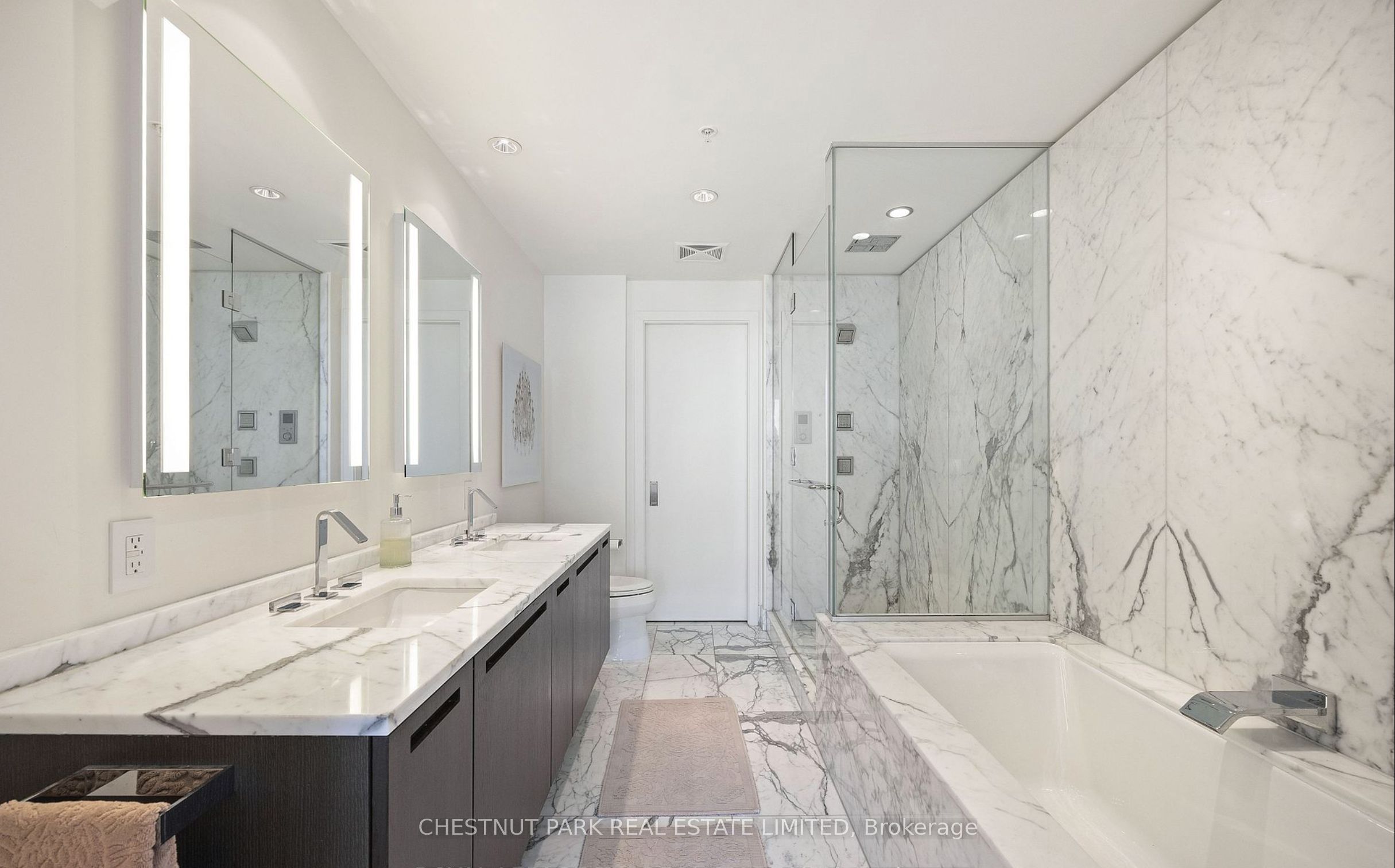 180 University Avenue 3006 Property Photo 19