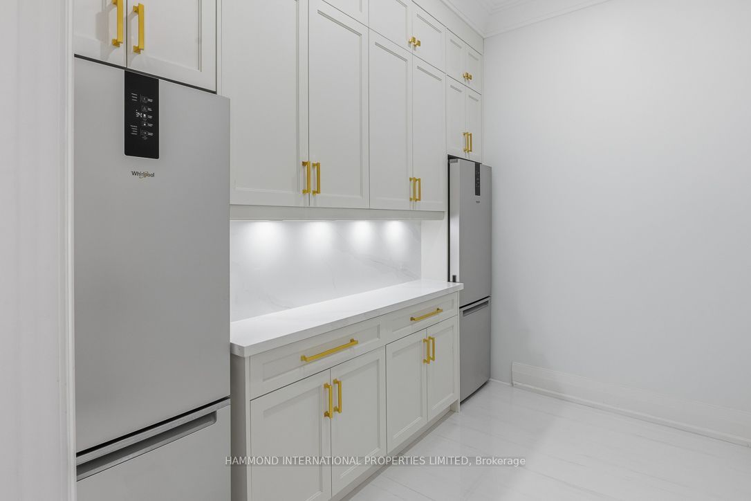 118 Laurentide Drive Property Photo 11