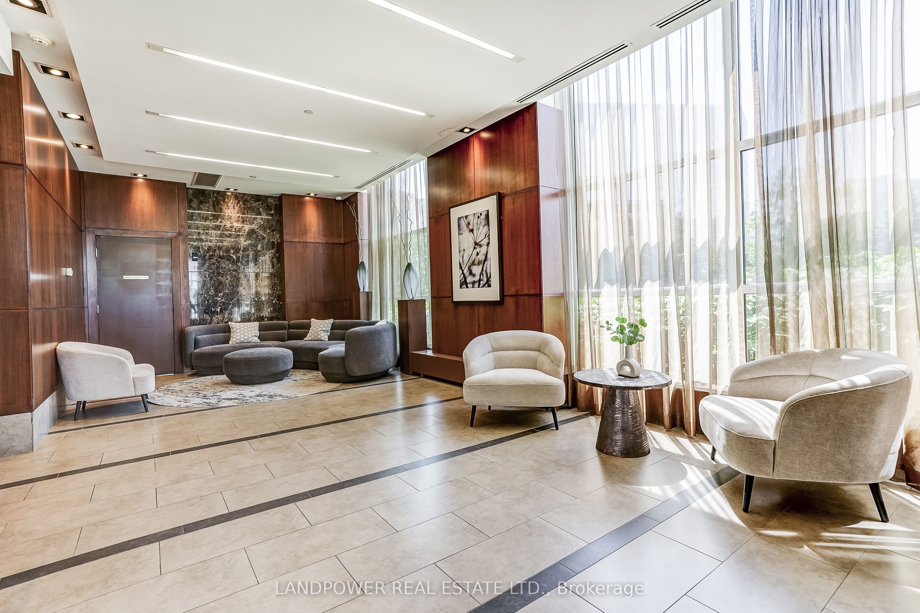 2015 Sheppard Avenue E 2006 Property Photo 3