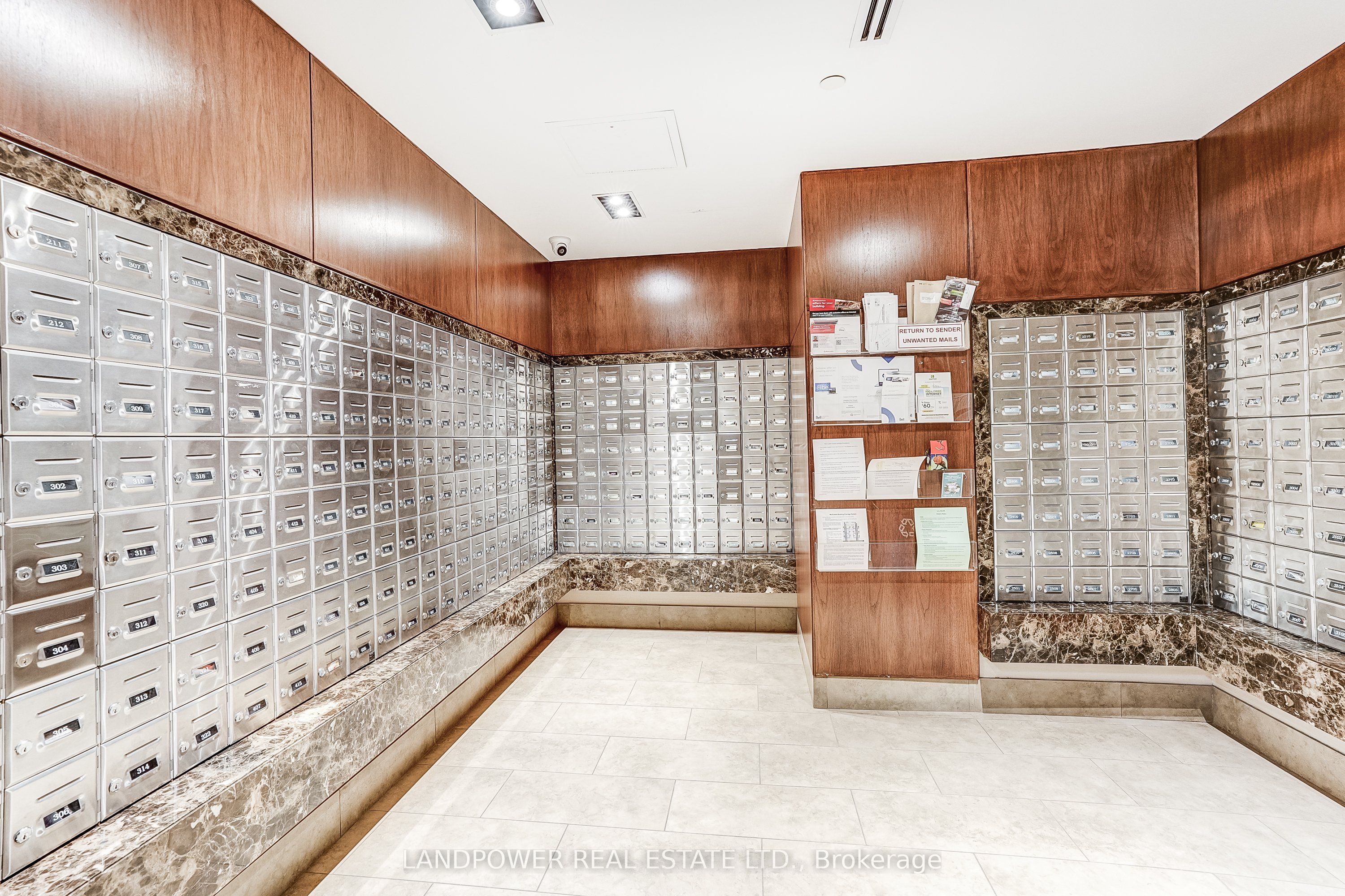 2015 Sheppard Avenue E 2006 Property Photo 4