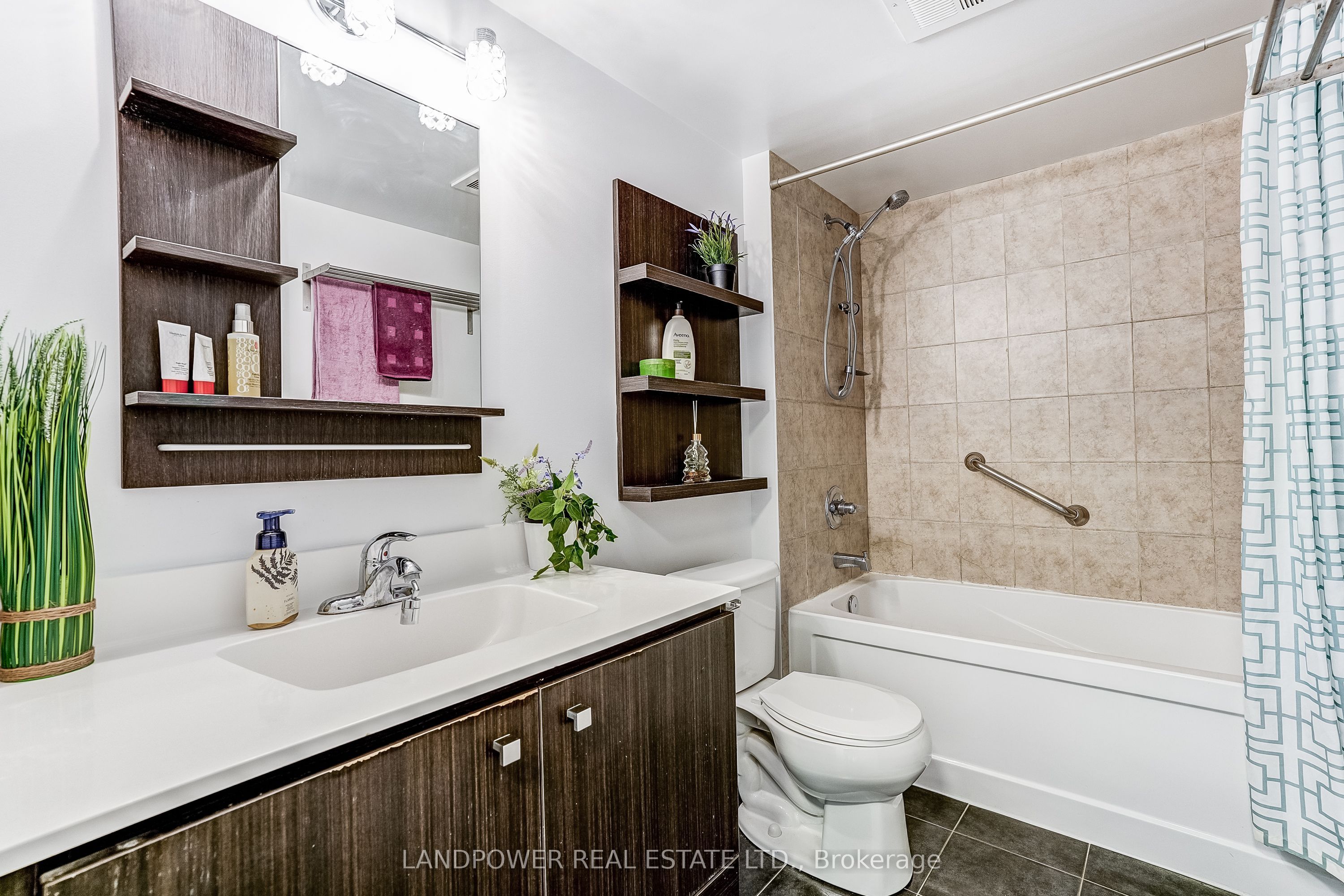 2015 Sheppard Avenue E 2006 Property Photo 8