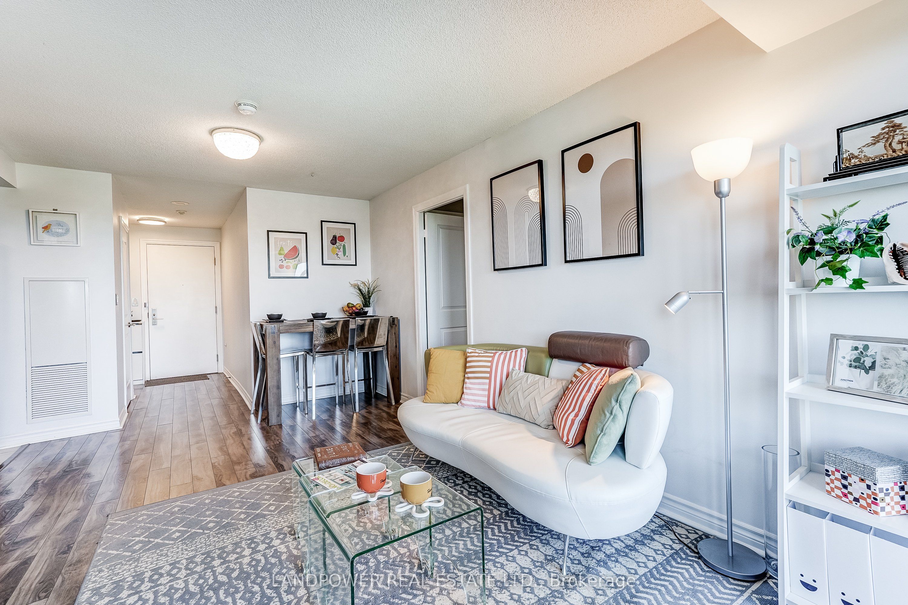 2015 Sheppard Avenue E 2006 Property Photo 15