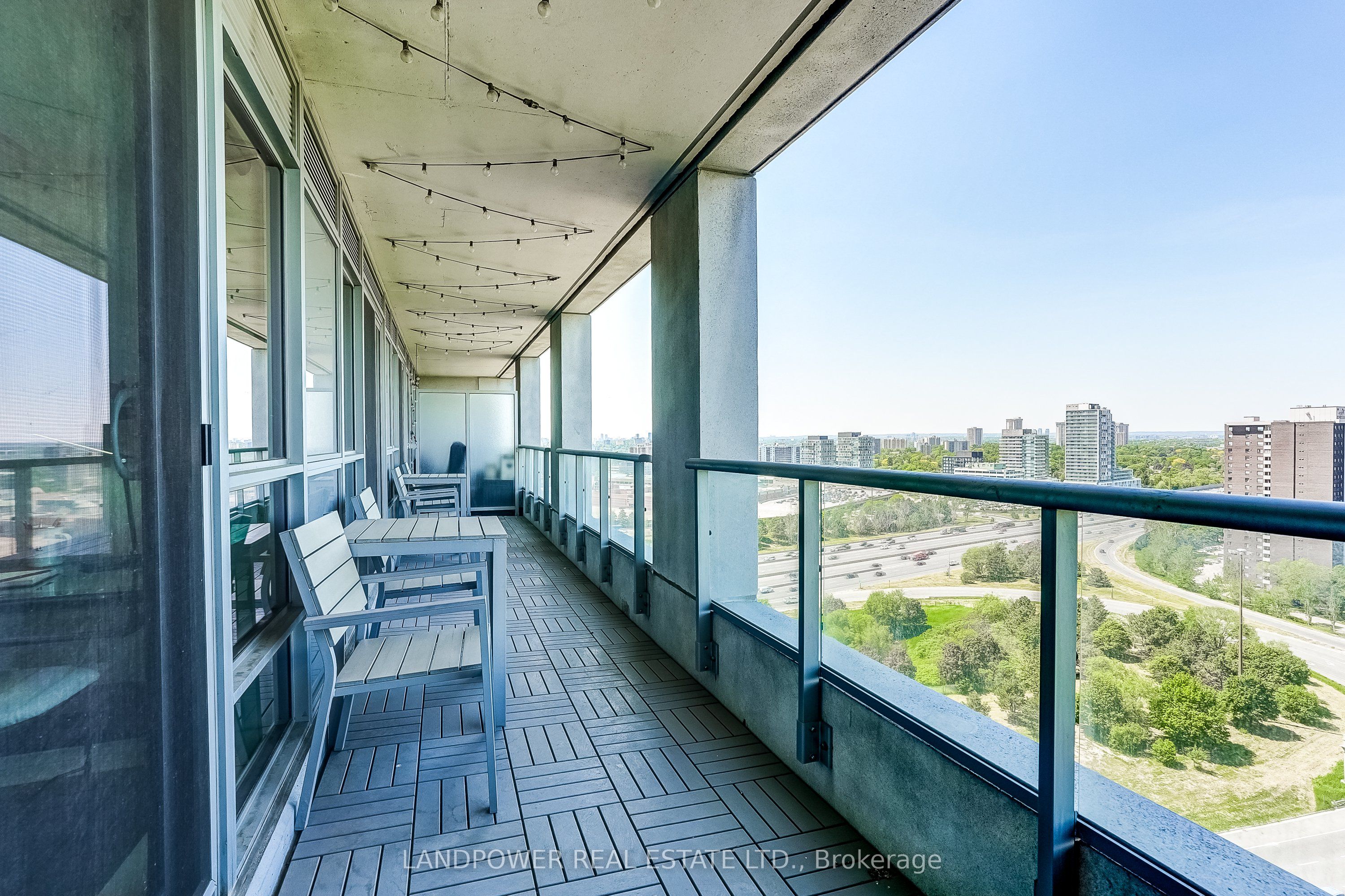 2015 Sheppard Avenue E 2006 Property Photo 22