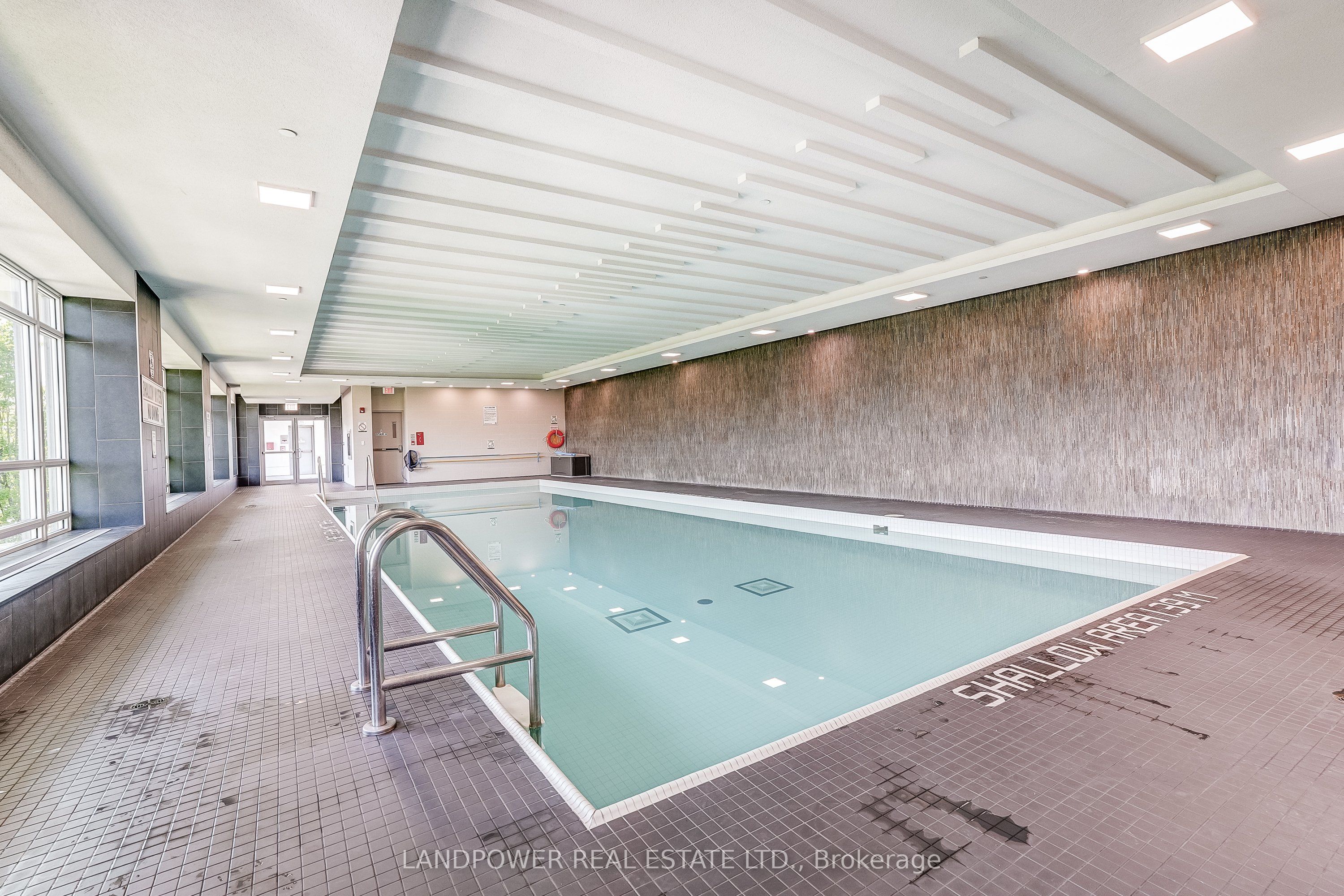 2015 Sheppard Avenue E 2006 Property Photo 37