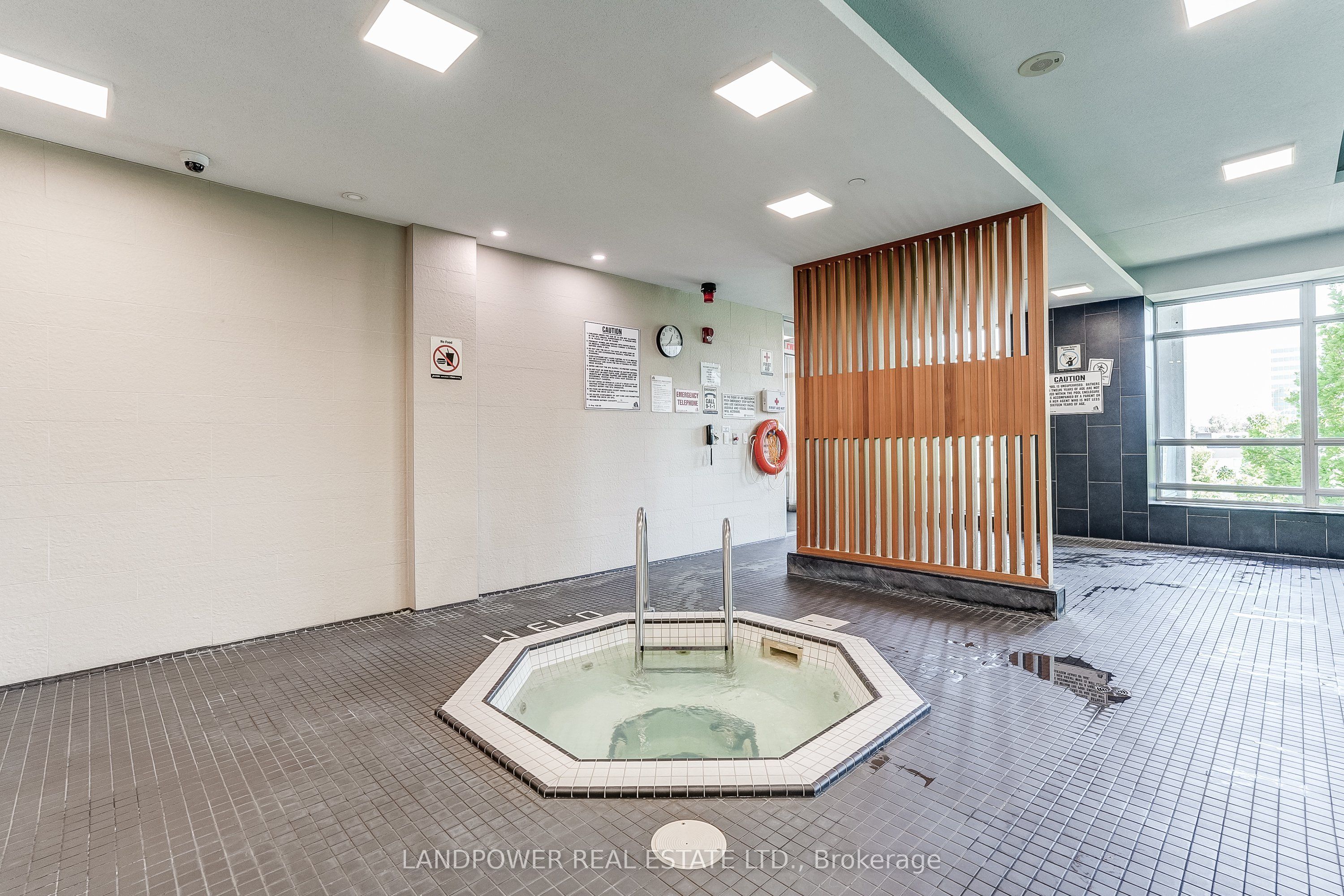 2015 Sheppard Avenue E 2006 Property Photo 39