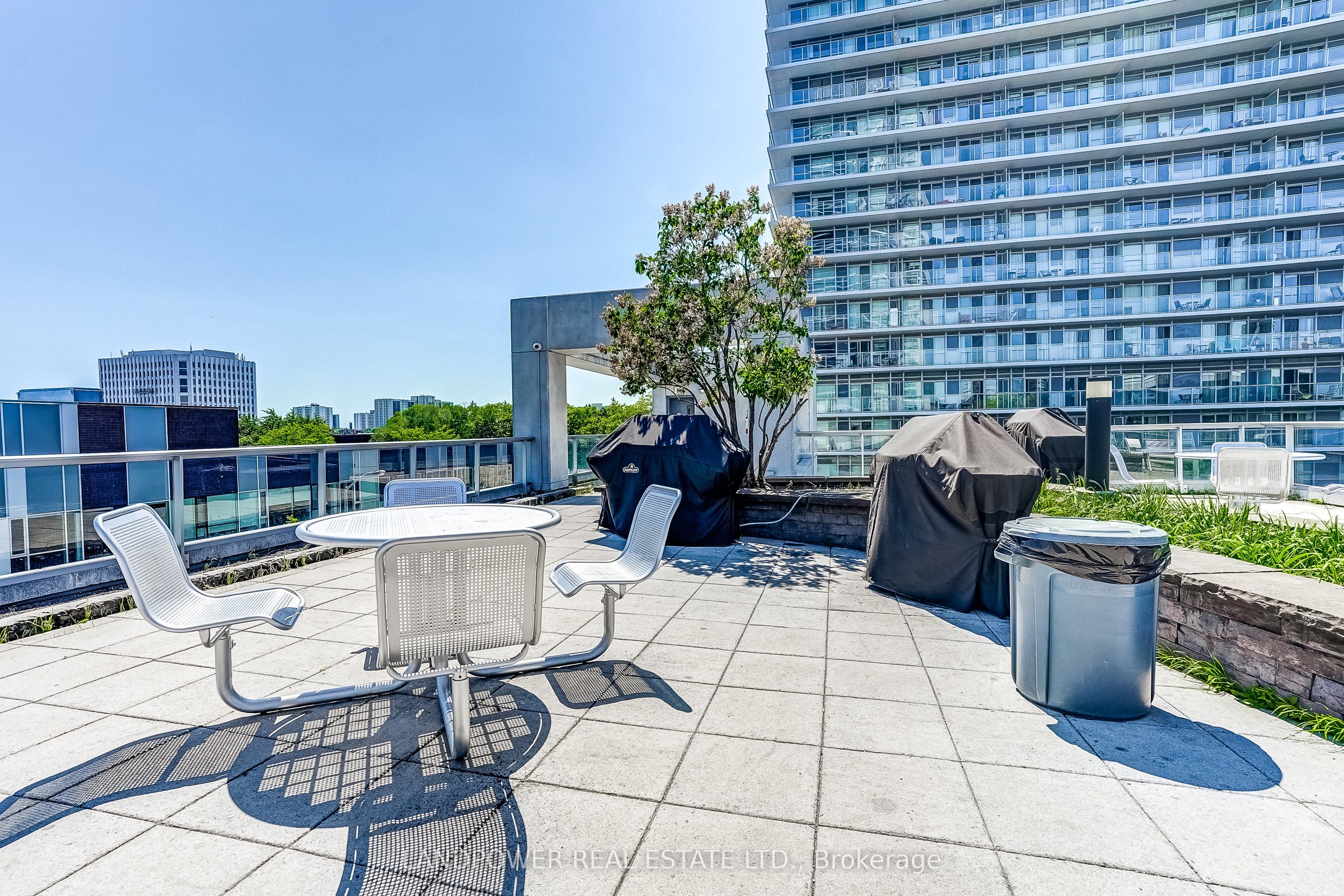 2015 Sheppard Avenue E 2006 Property Photo 43