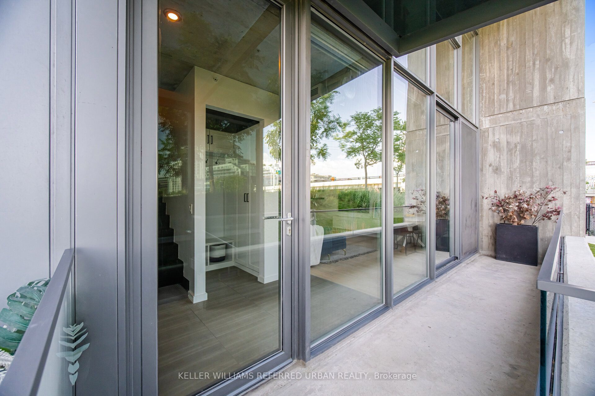 170 Bayview Avenue Th105