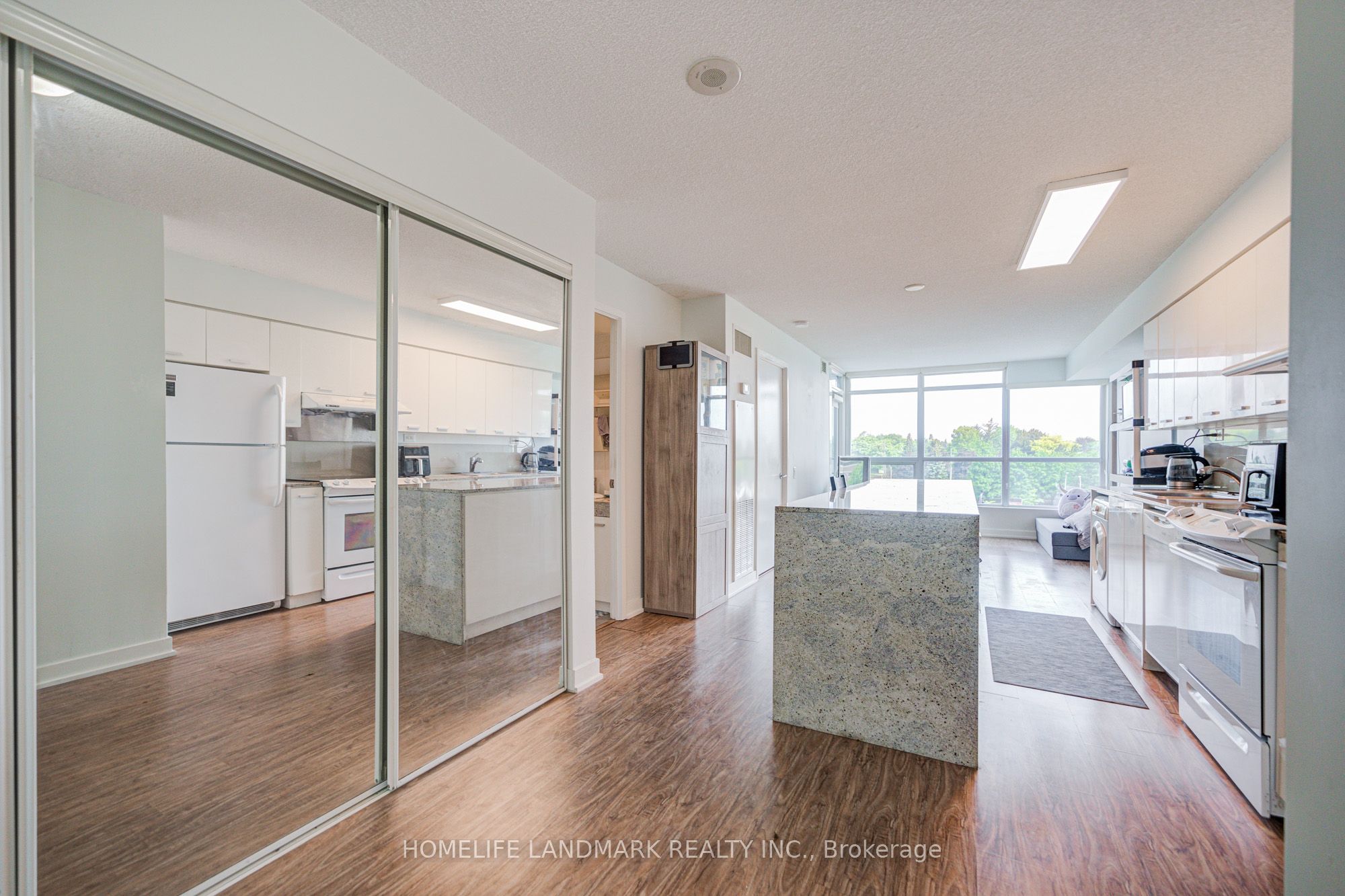 15 Singer Court 305 Property Photo 11