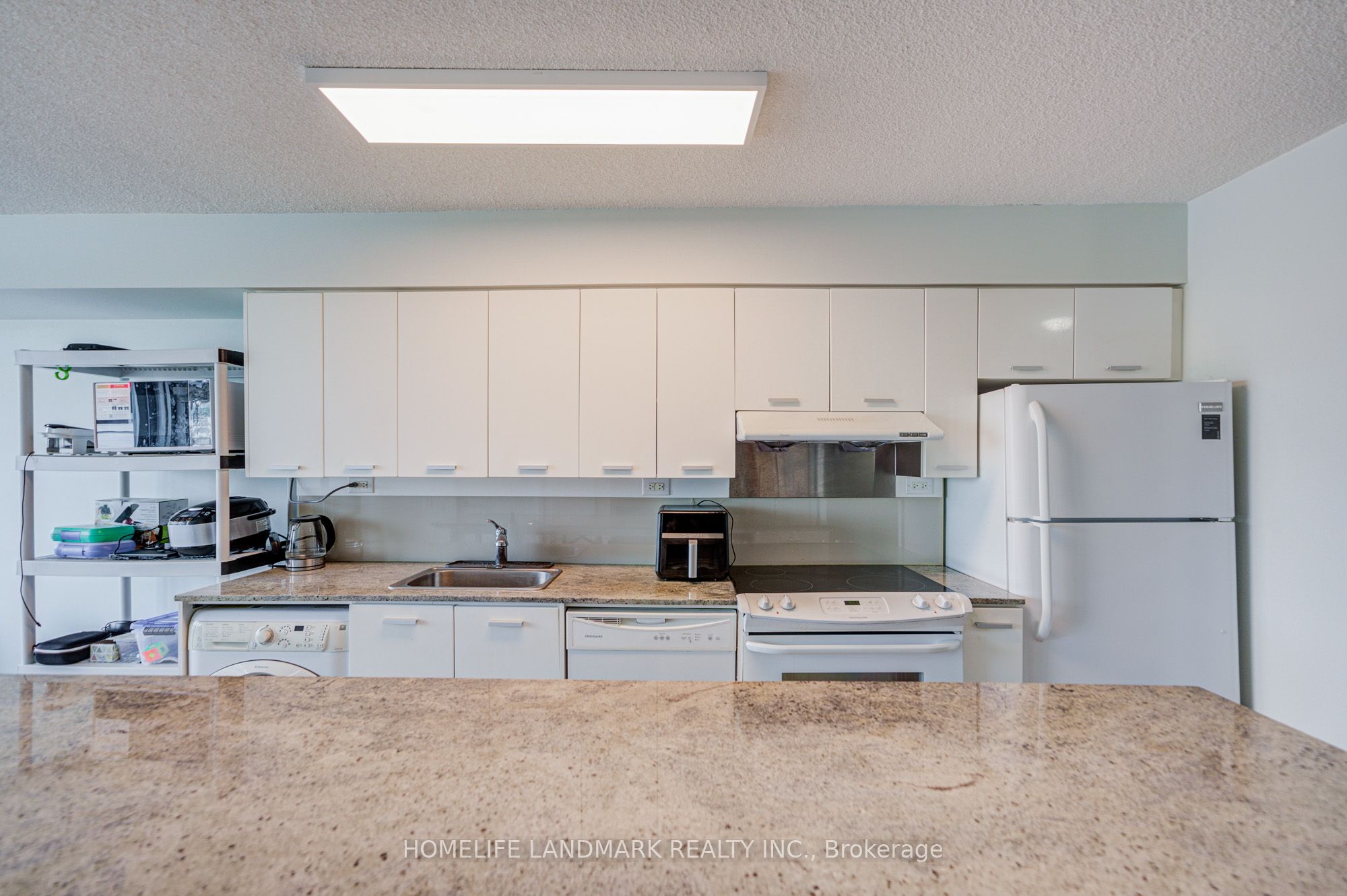 15 Singer Court 305 Property Photo 13
