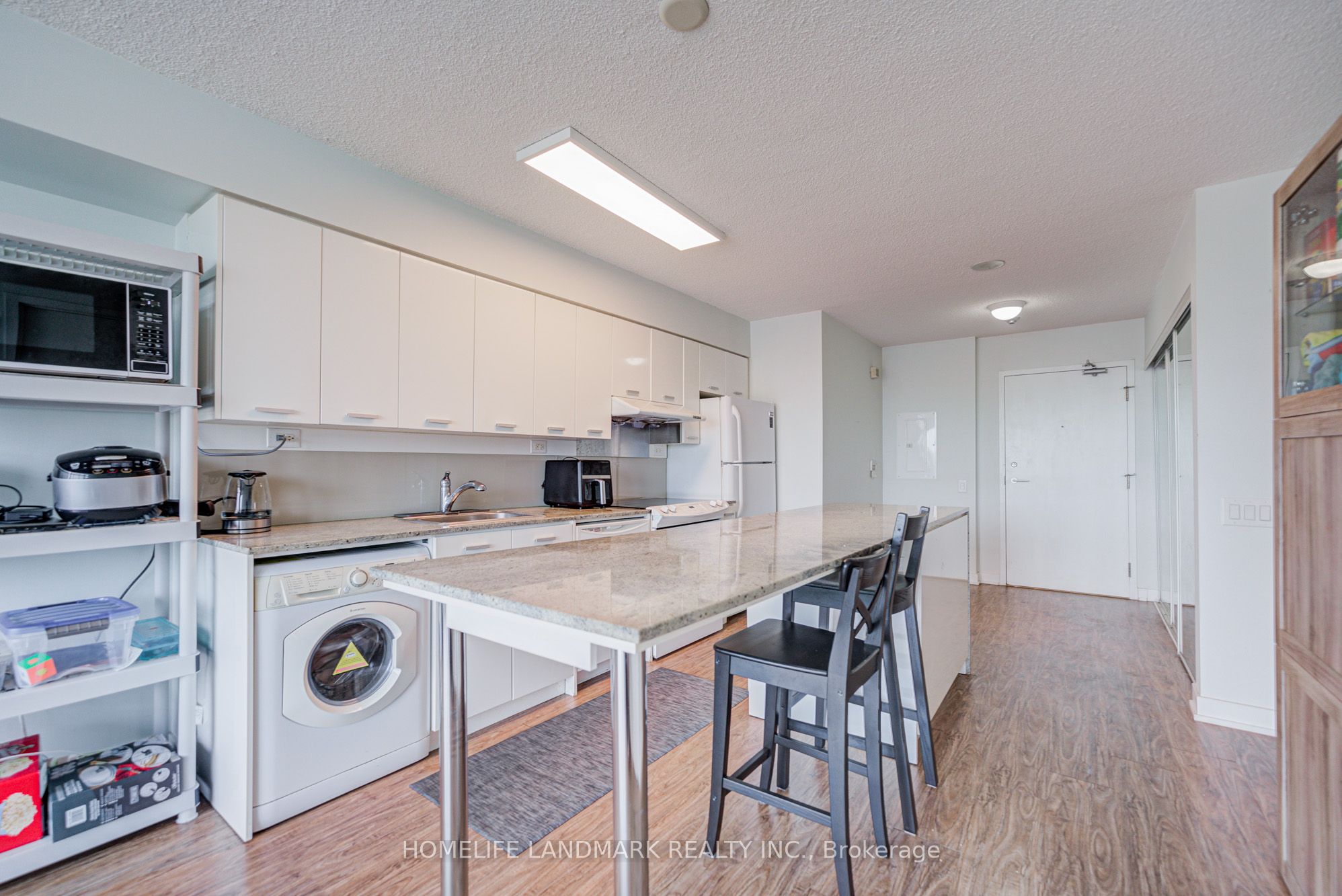 15 Singer Court 305 Property Photo 14