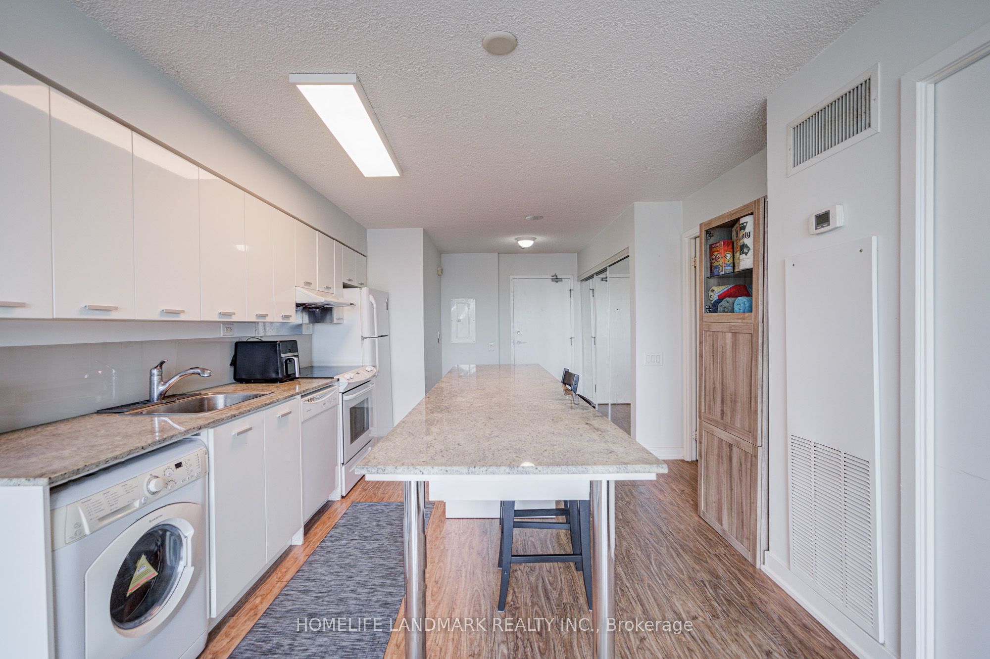 15 Singer Court 305 Property Photo 15