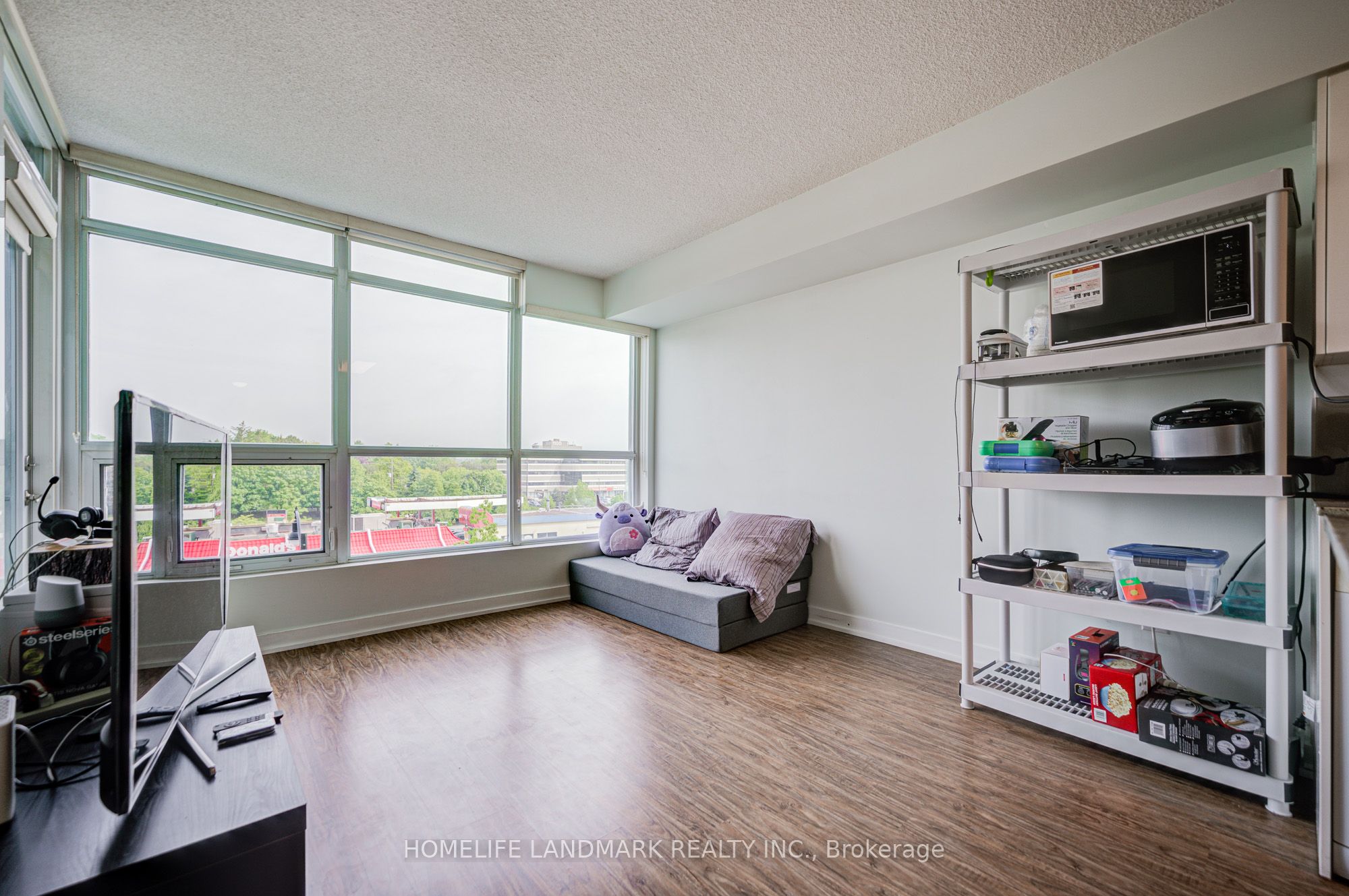15 Singer Court 305 Property Photo 18