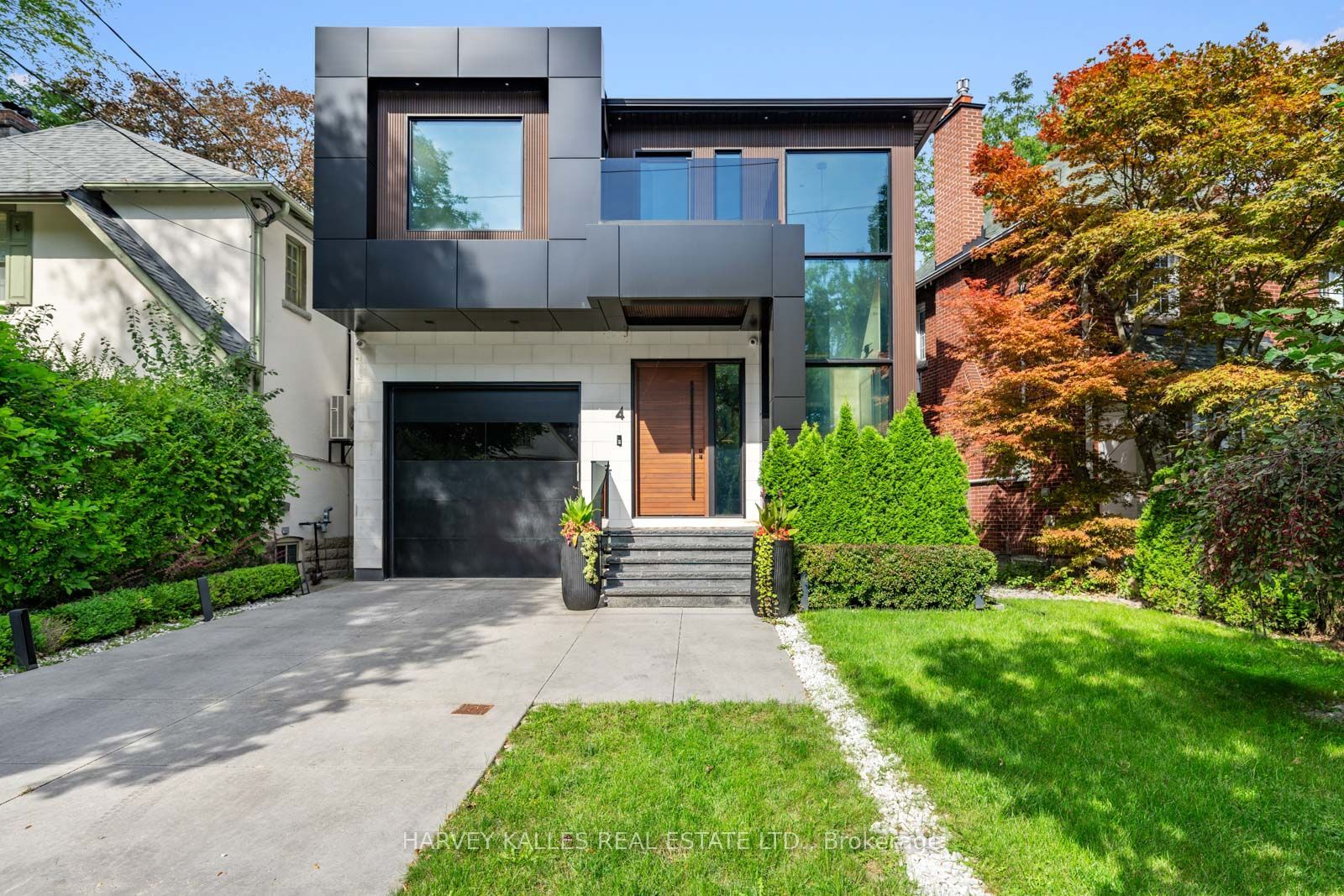 4 Douglas Crescent