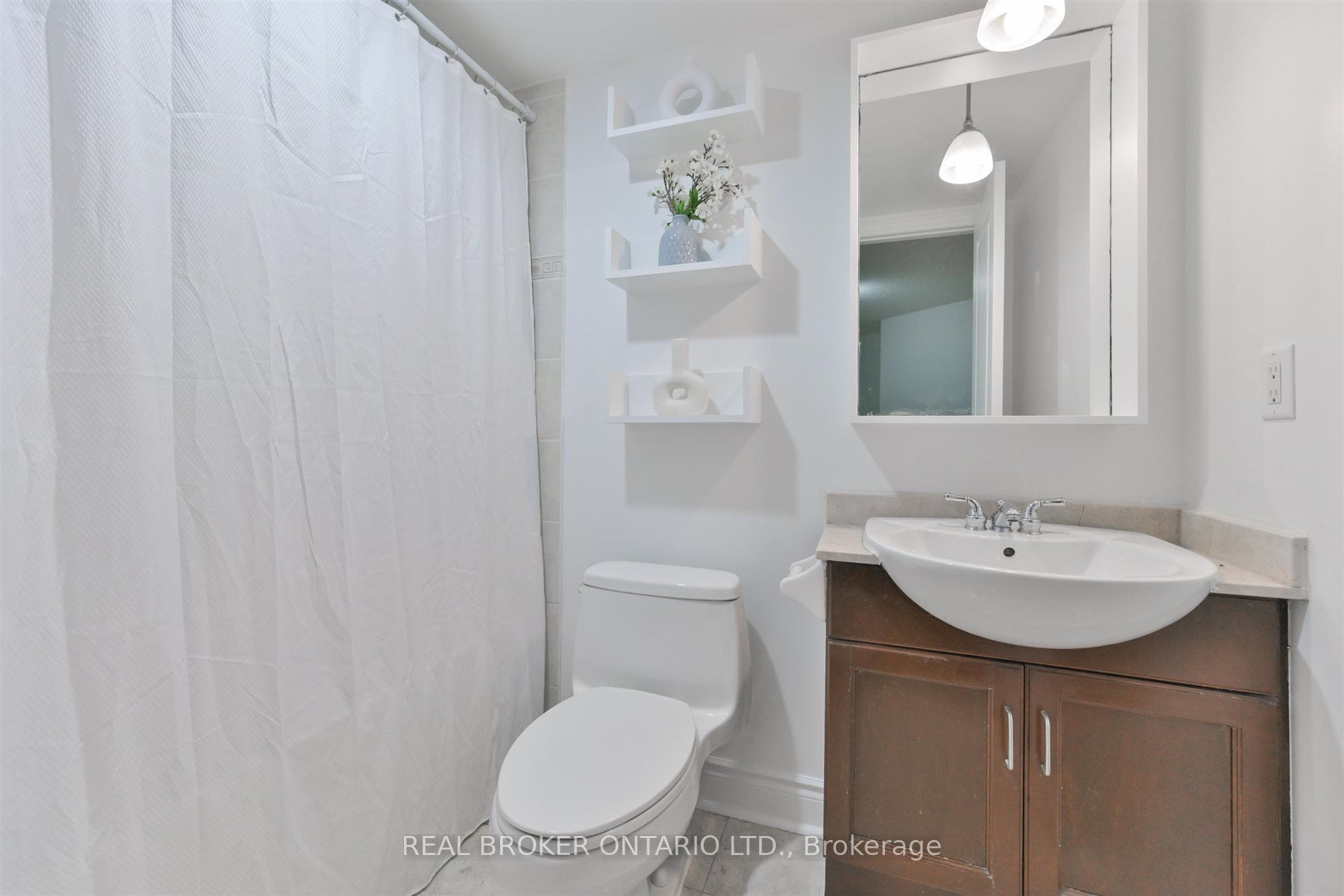 70 Byng Avenue 24 Property Photo 14