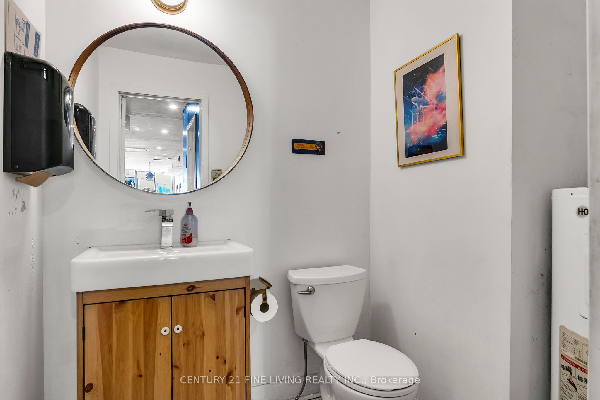 81 Huron Street Property Photo 15