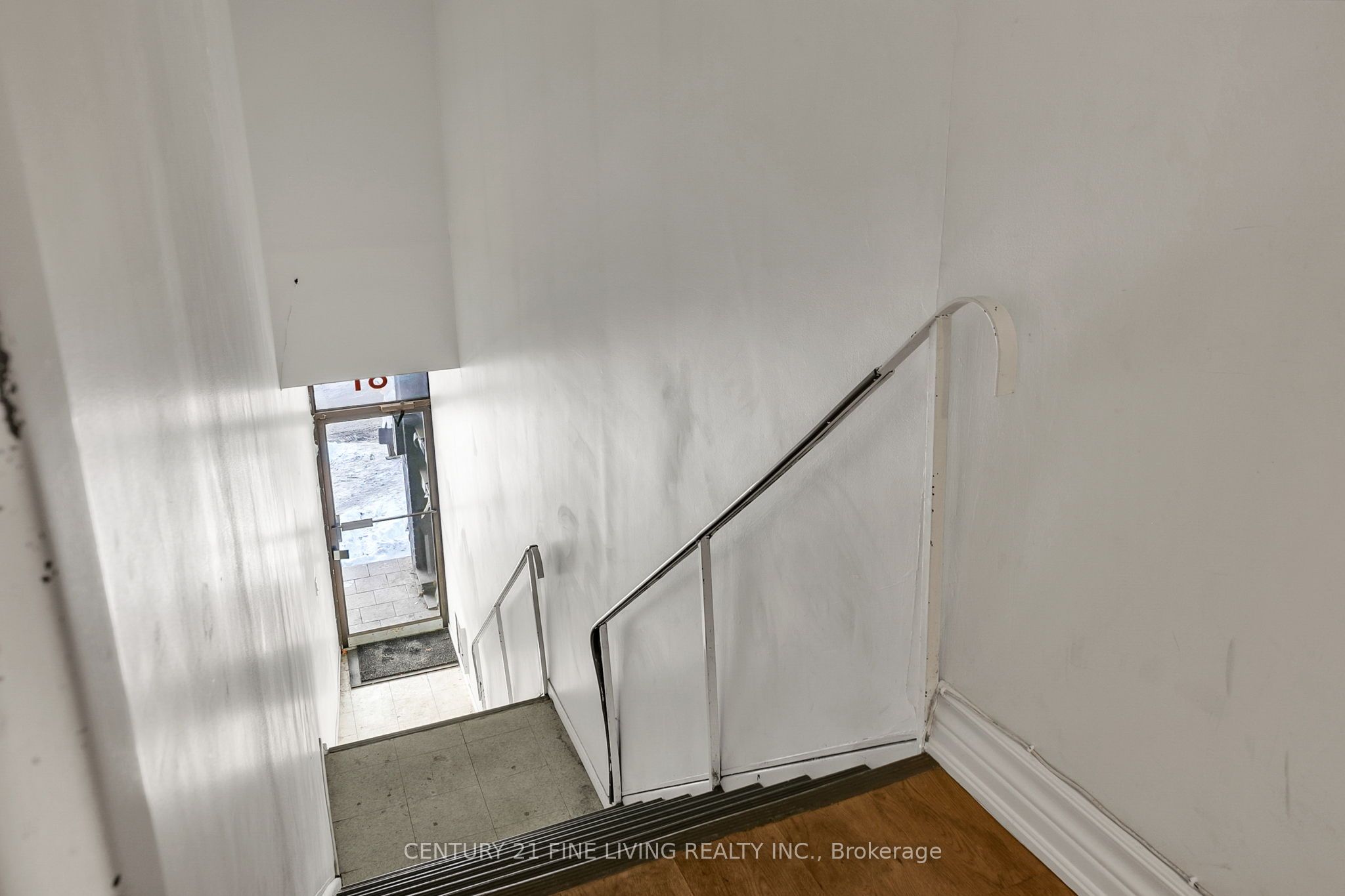 81 Huron Street Property Photo 30