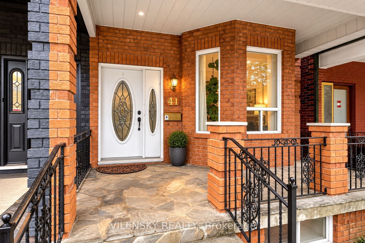 41 Lakeview Avenue Property Photo 2