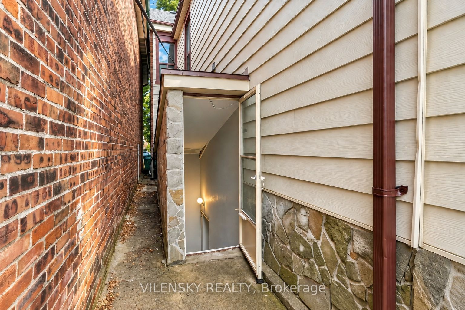41 Lakeview Avenue Property Photo 35