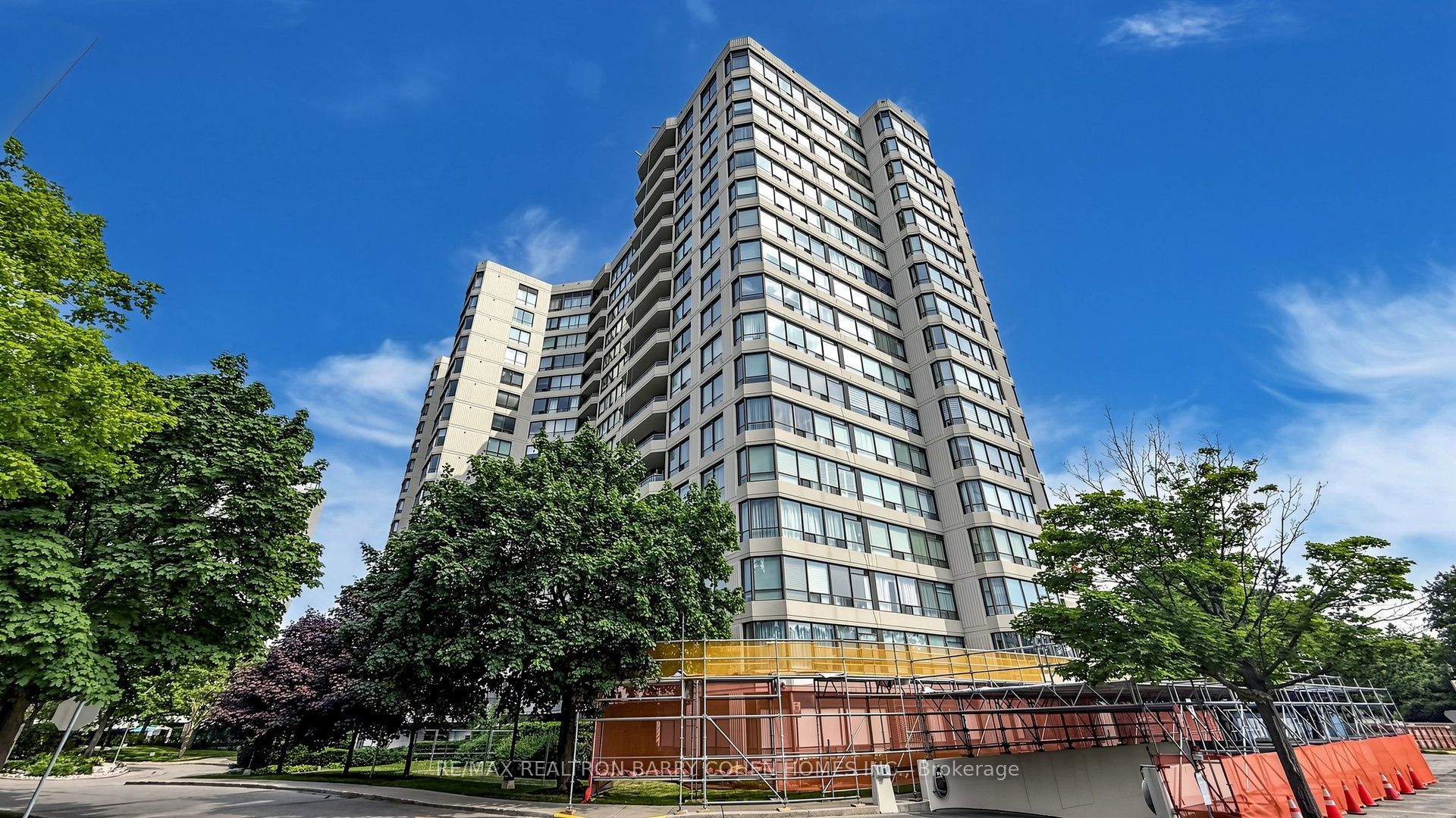 1121 Steeles Avenue W 802