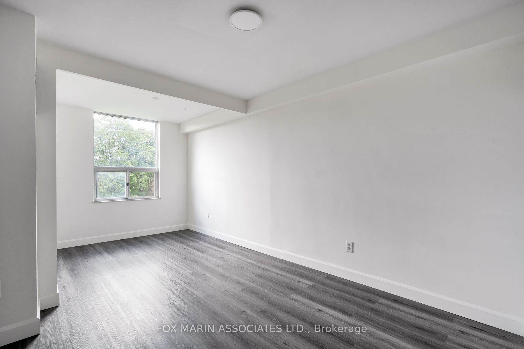20 Edgecliff Golfway 312 Property Photo 6