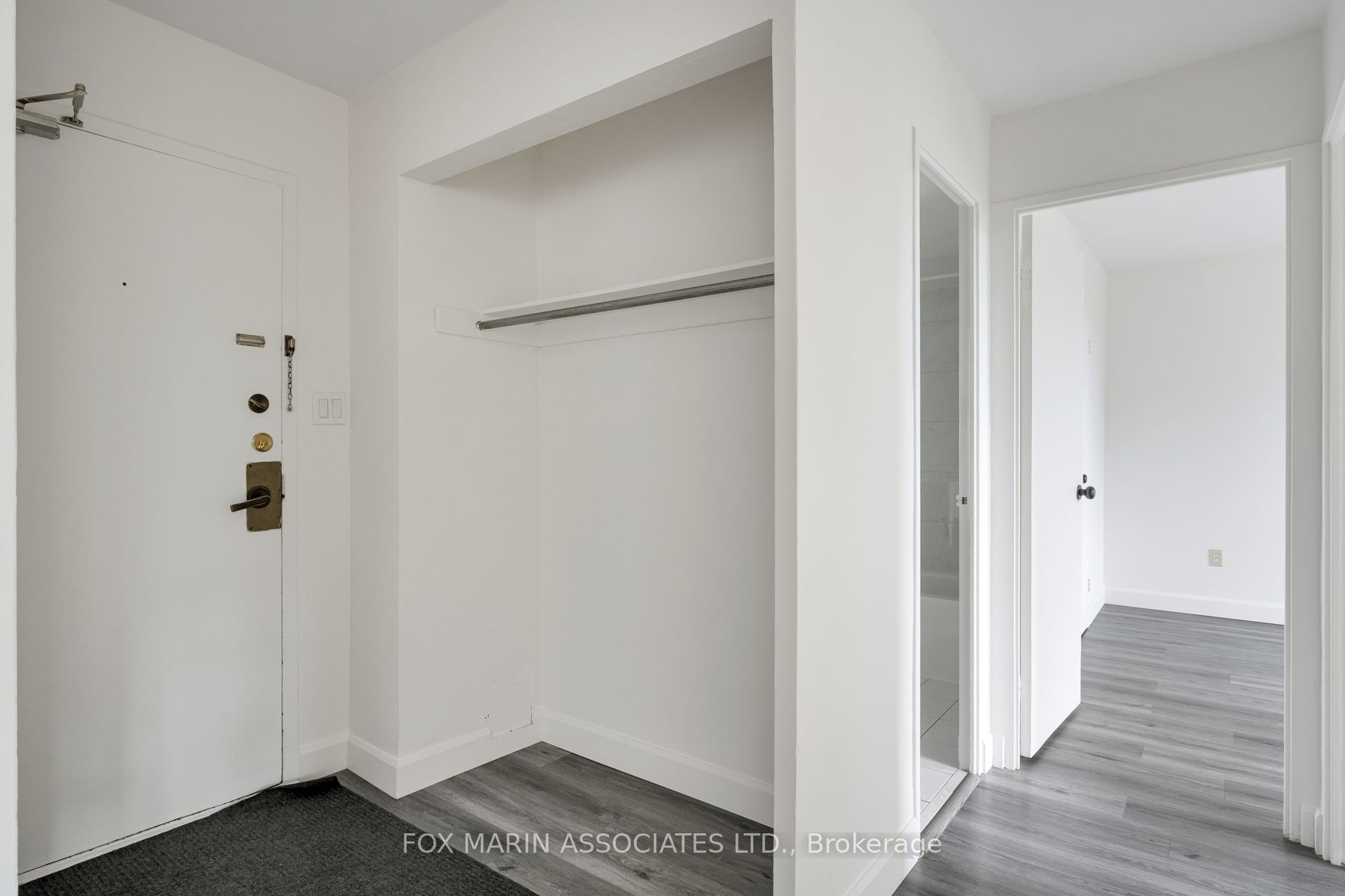 20 Edgecliff Golfway 312 Property Photo 13