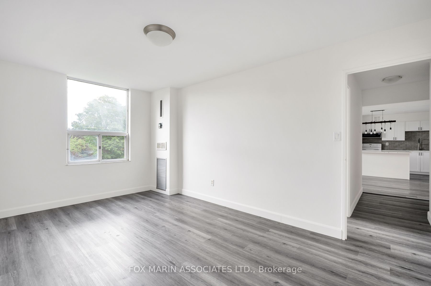 20 Edgecliff Golfway 312 Property Photo 16