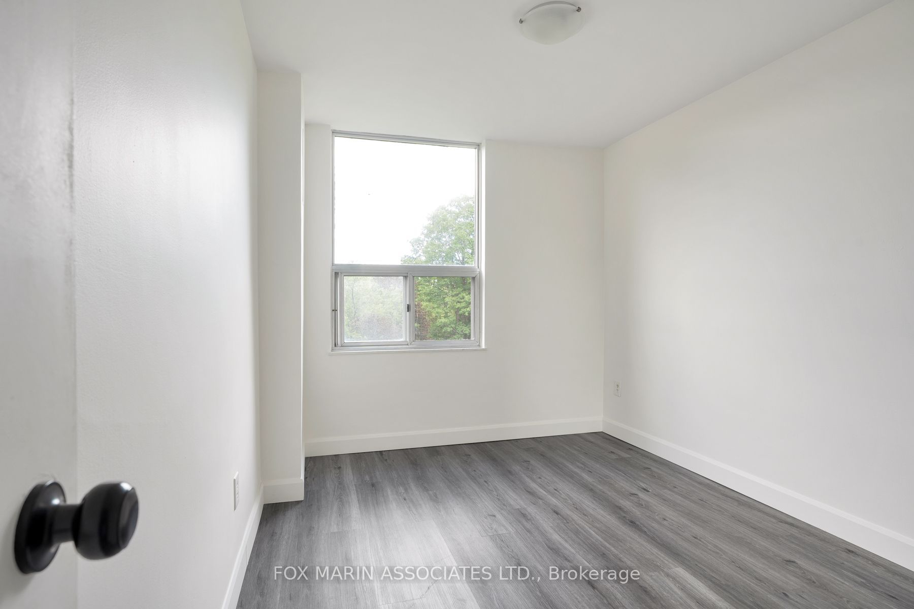 20 Edgecliff Golfway 312 Property Photo 18