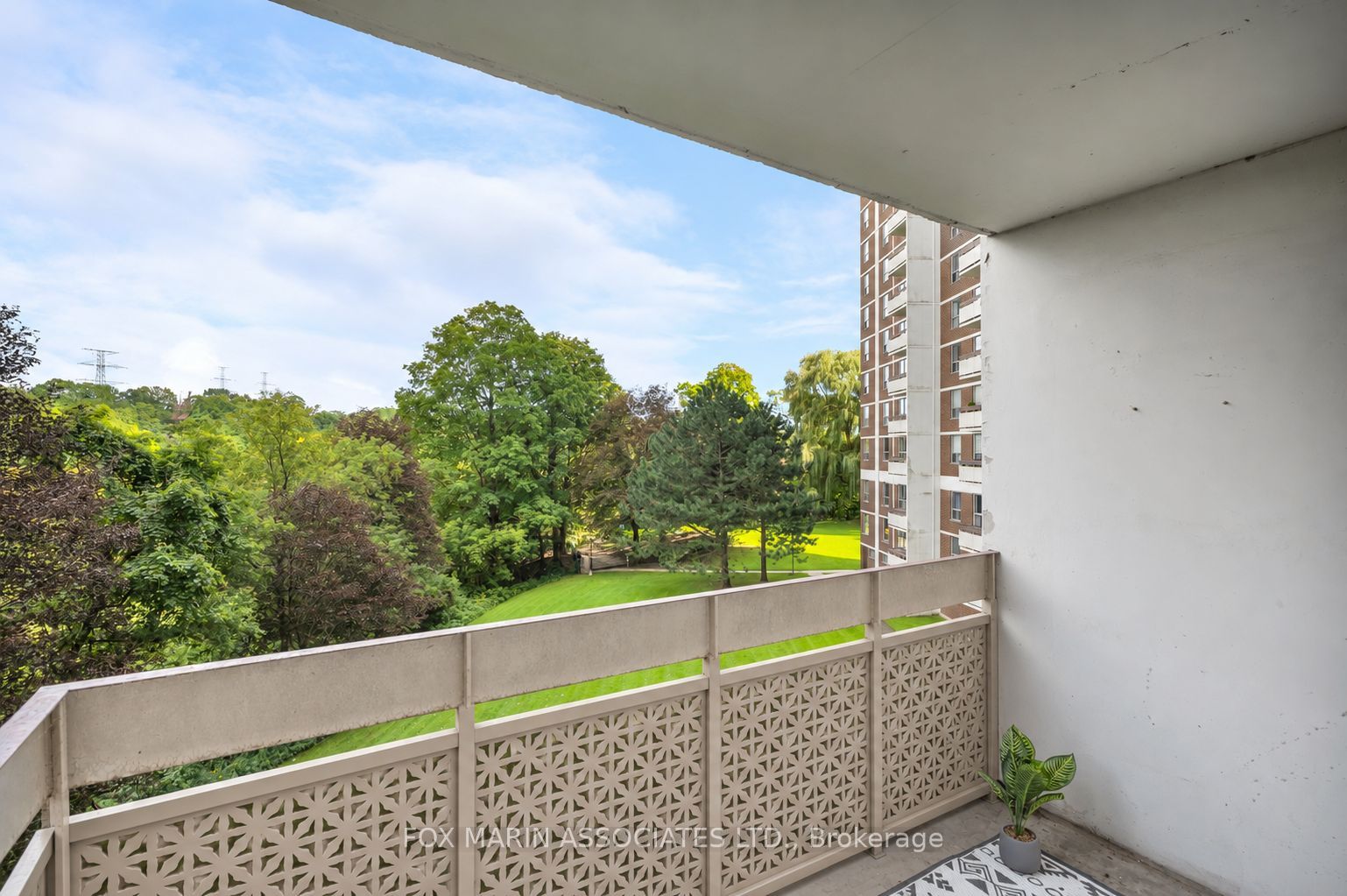 20 Edgecliff Golfway 312 Property Photo 23