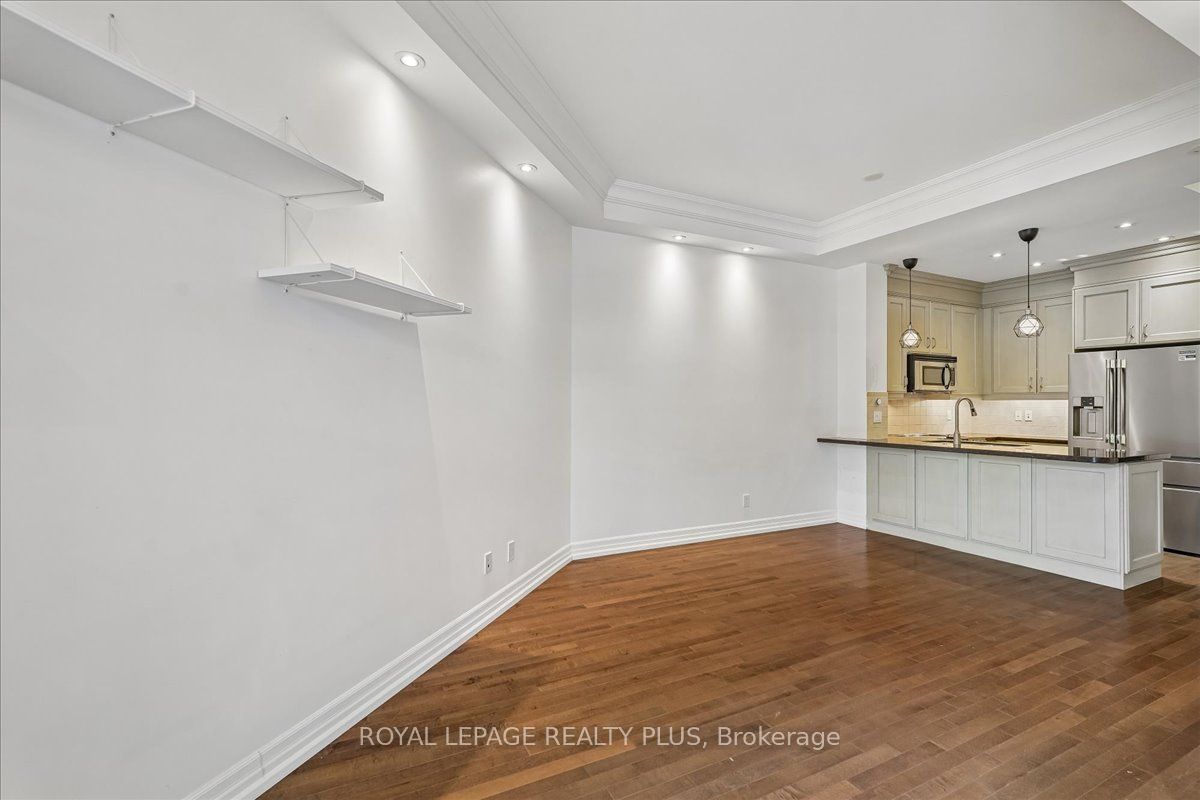 20 Burkebrook Place 204 Property Photo 15