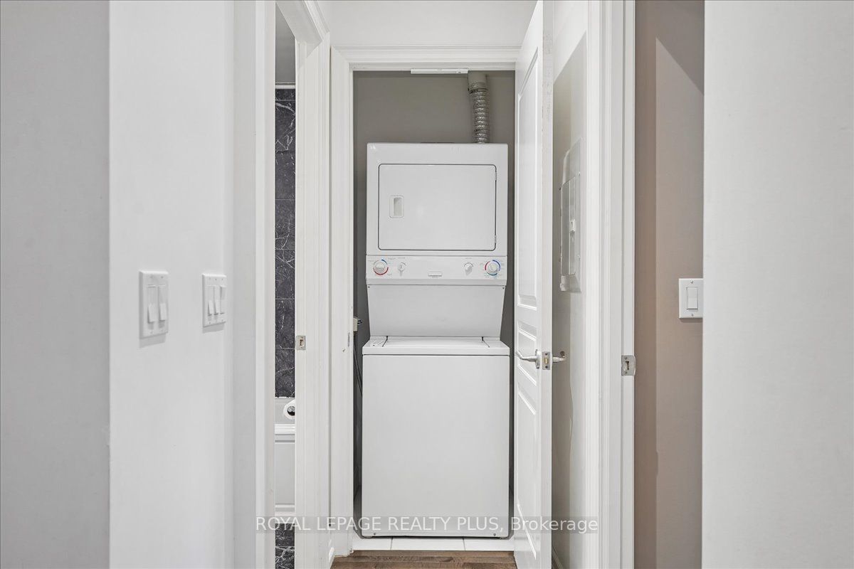 20 Burkebrook Place 204 Property Photo 22