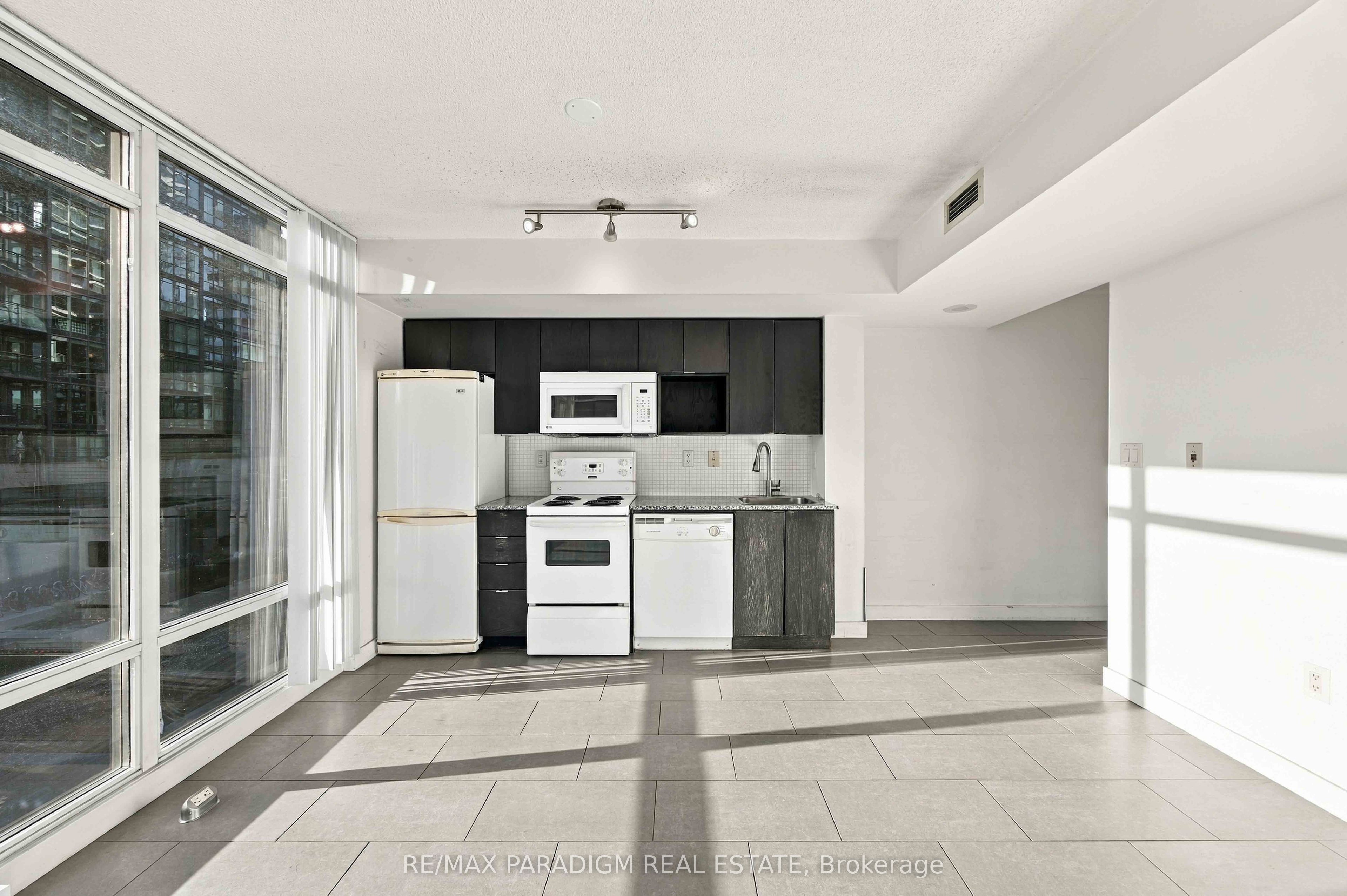 15 Brunel Court 326 Property Photo 19