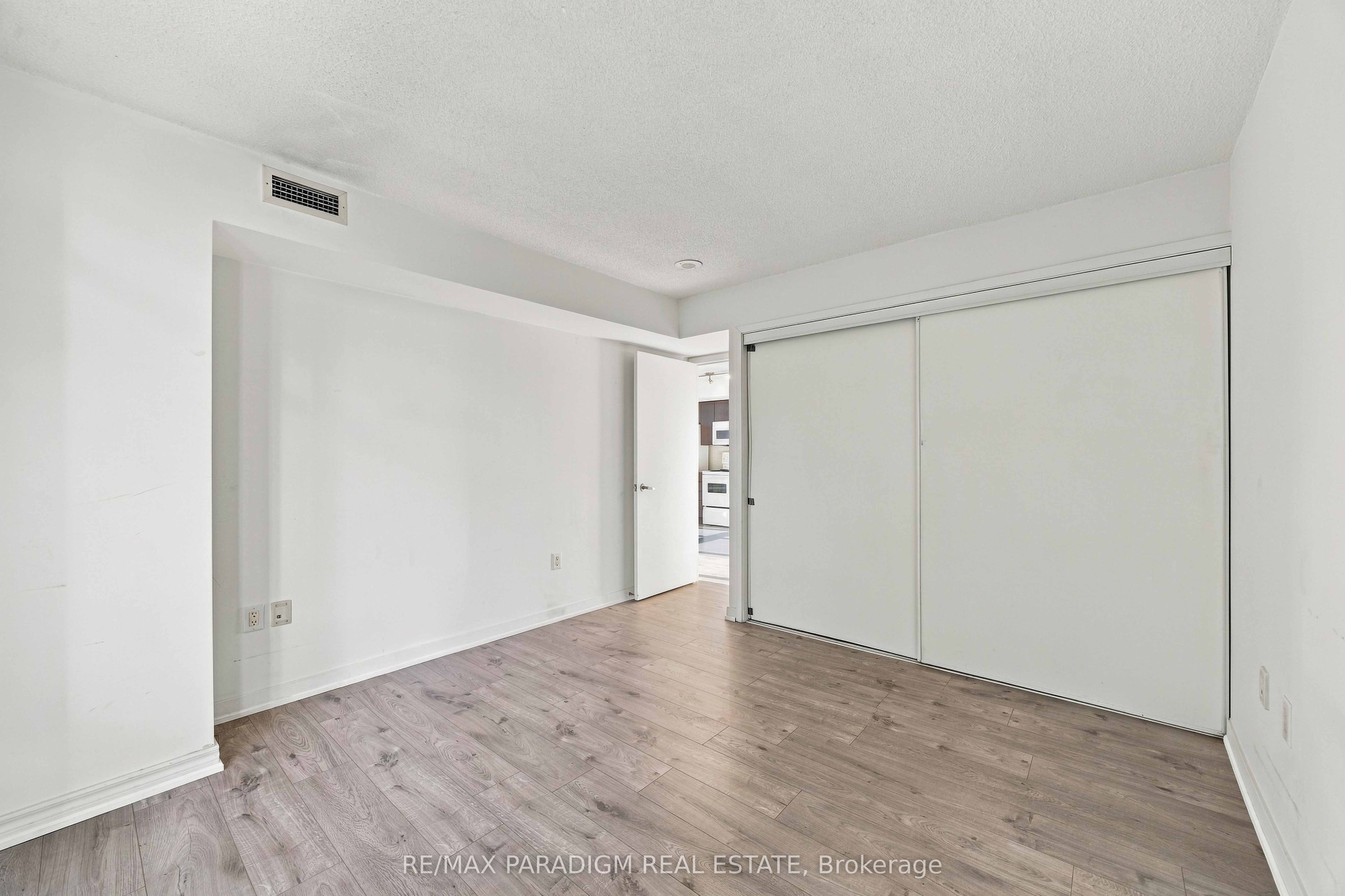 15 Brunel Court 326 Property Photo 24