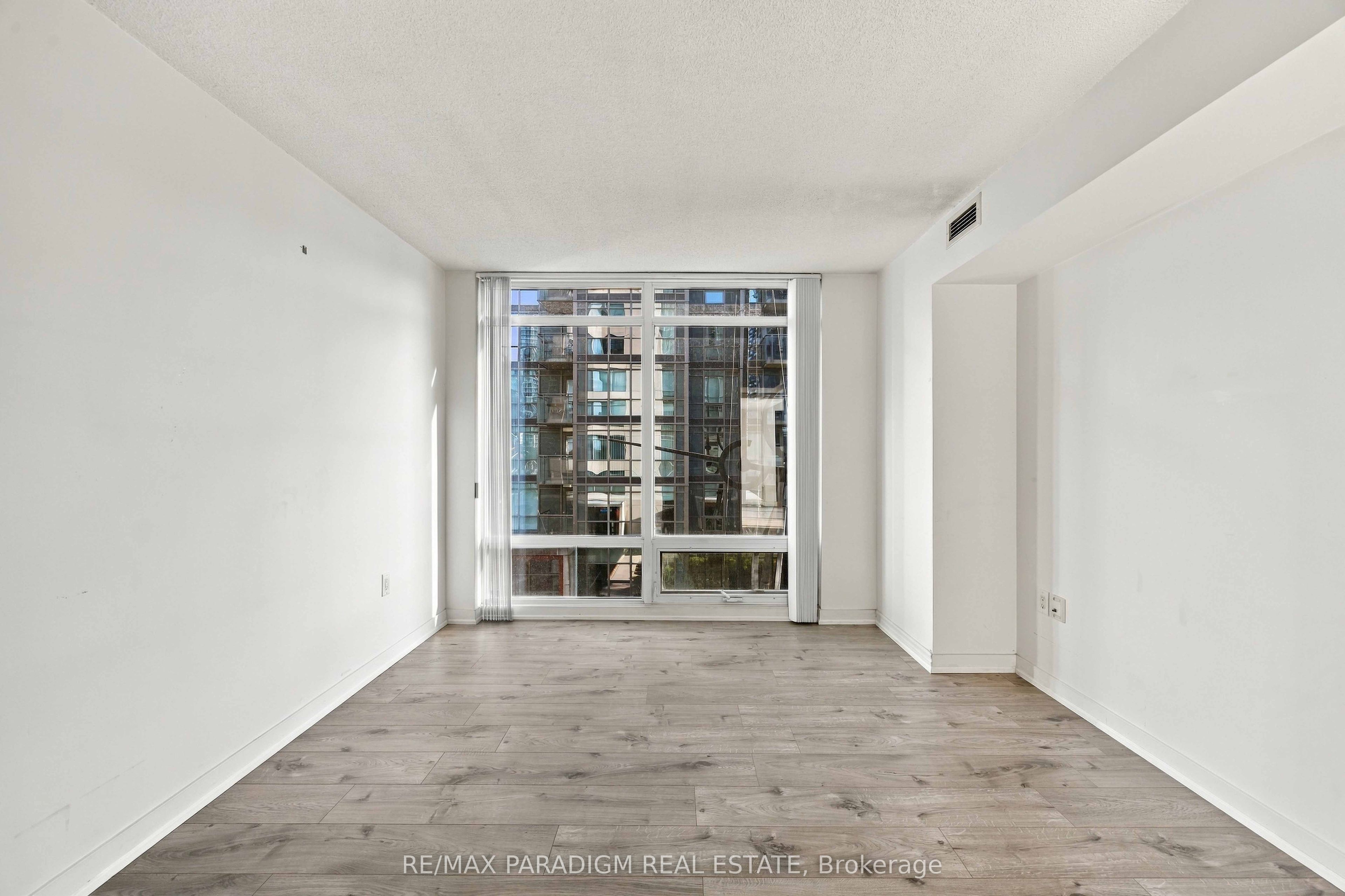 15 Brunel Court 326 Property Photo 25