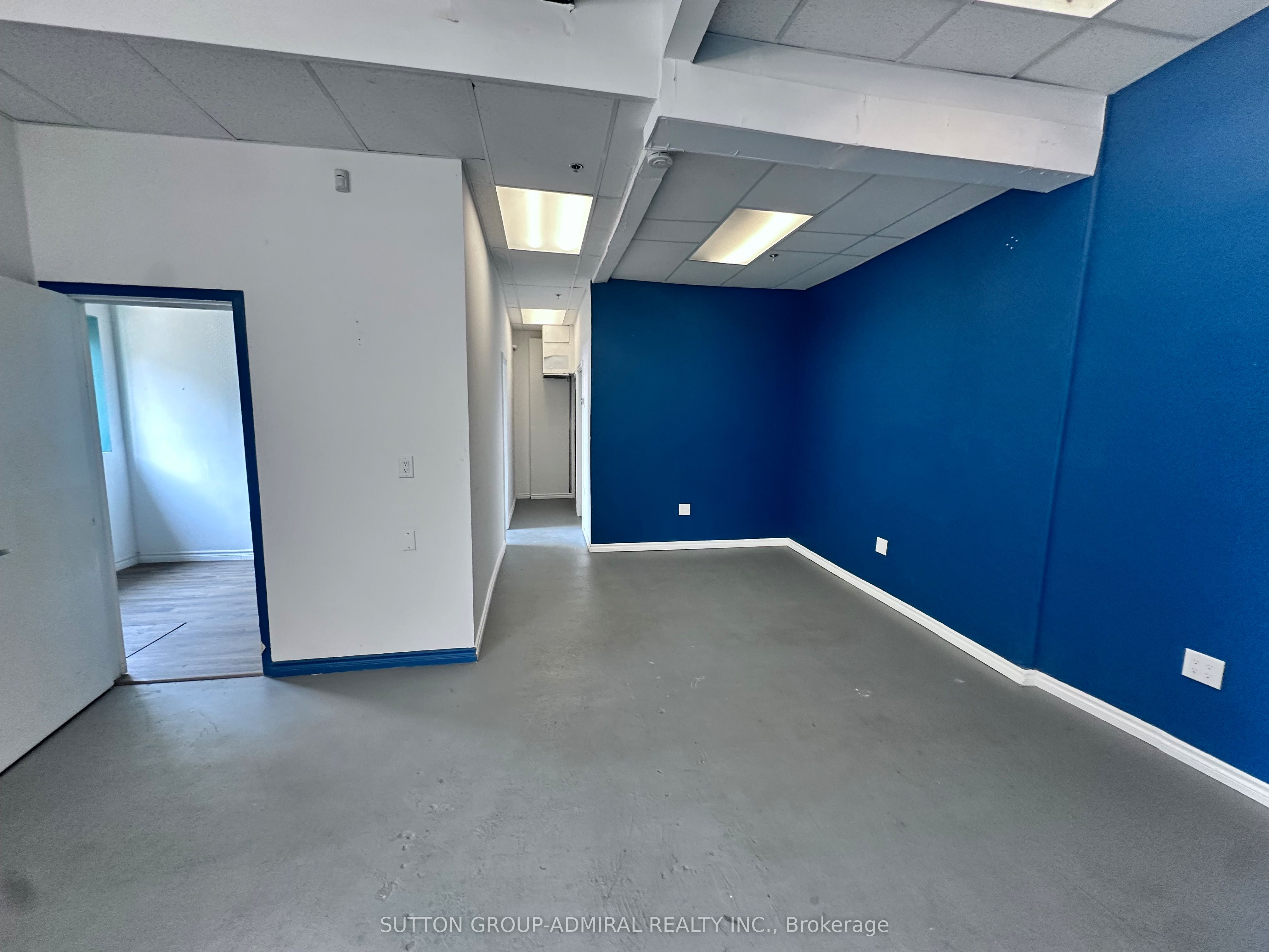 151 Sterling Road Studio 6 Property Photo 3