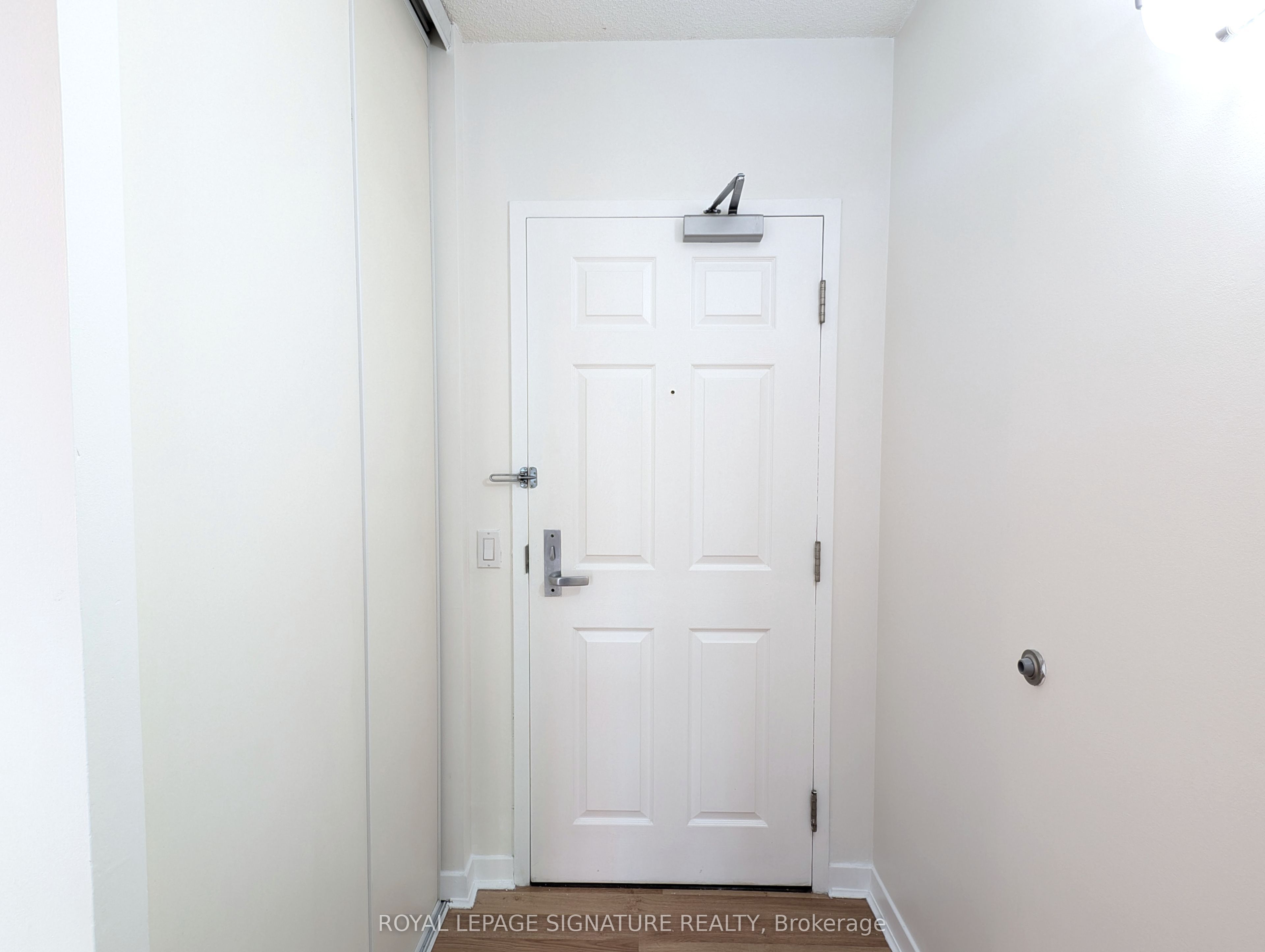 284 Bloor Street W 206 Property Photo 1